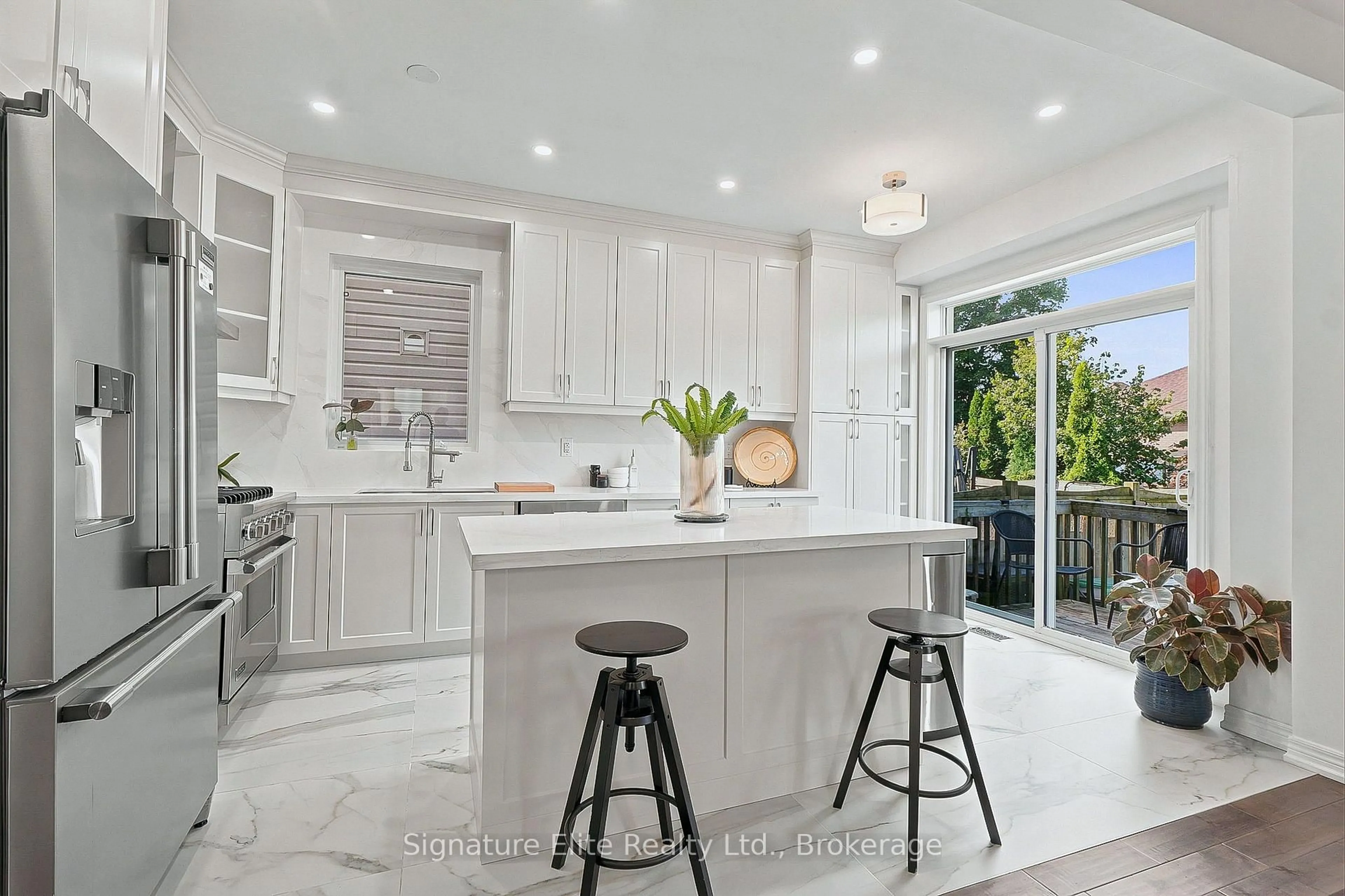 Contemporary kitchen, ceramic/tile floor for 151 Harbourside Dr, Whitby Ontario L1N 0H6