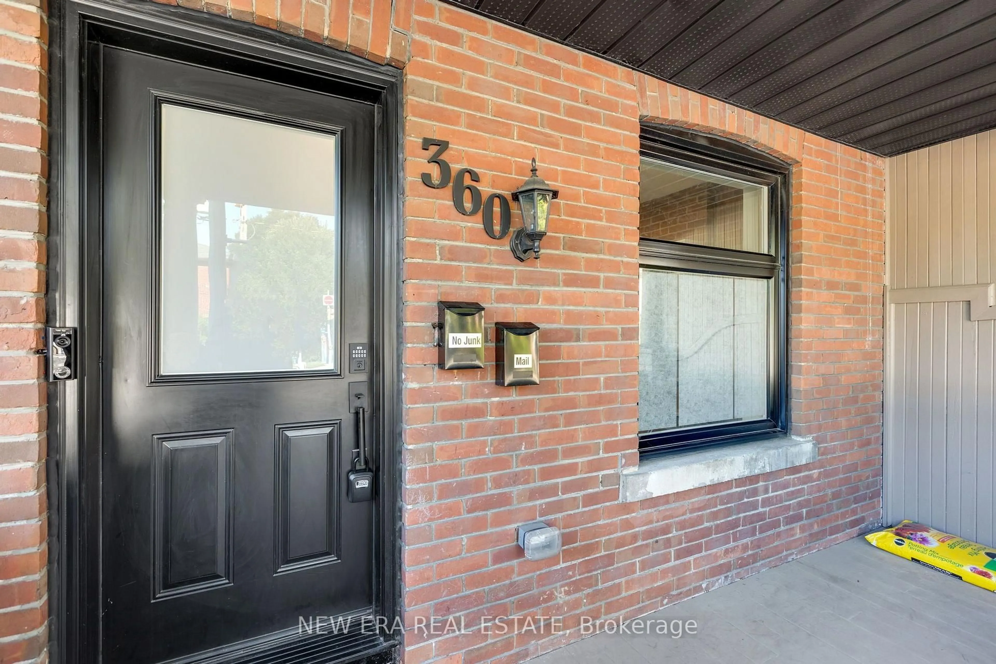 Indoor entryway for 360 Woodbine Ave, Toronto Ontario M4L 3P6