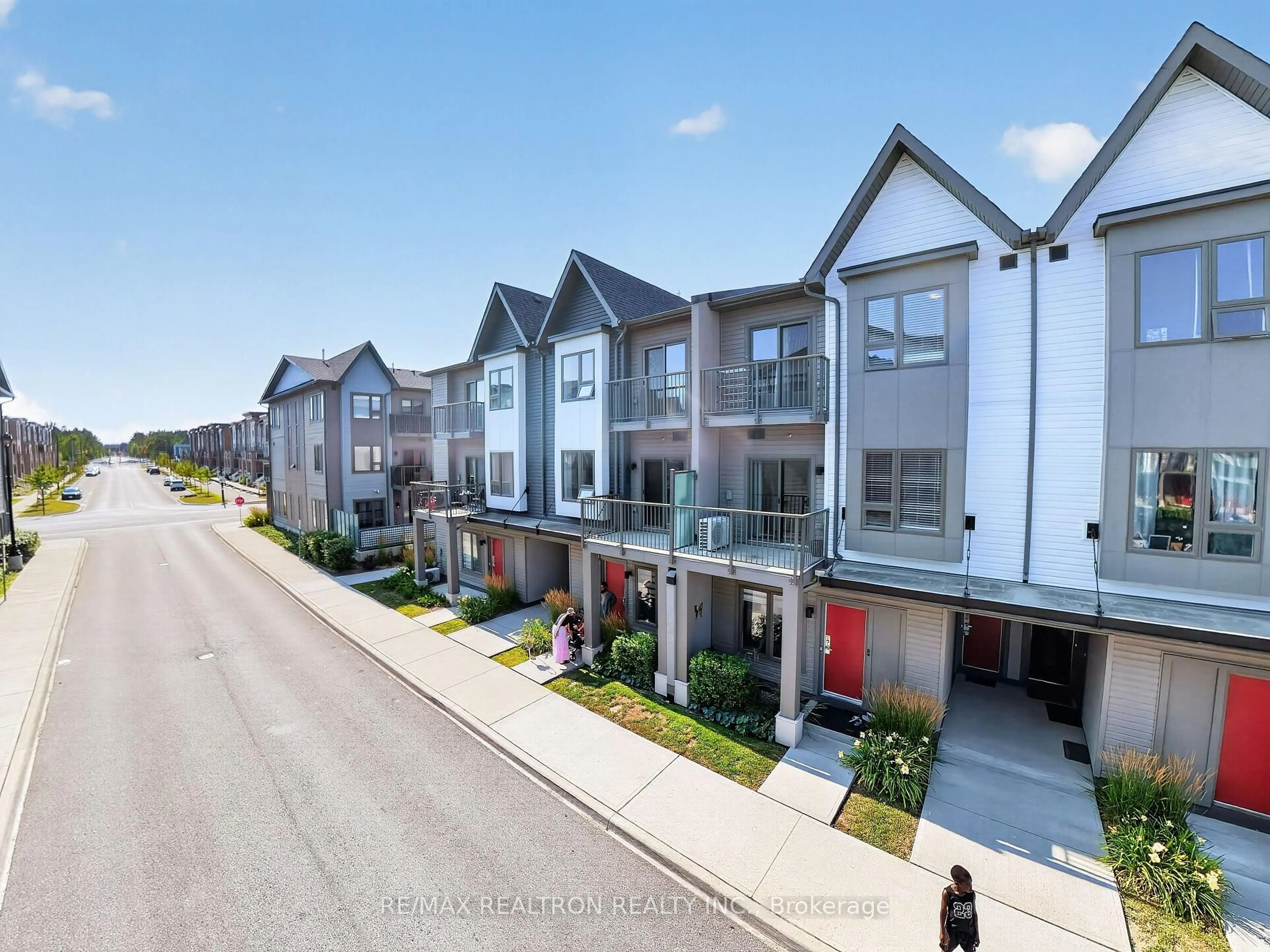 A pic from outside/outdoor area/front of a property/back of a property/a pic from drone, street for 2635 William Jackson Dr #1010, Pickering Ontario L1X 0L2