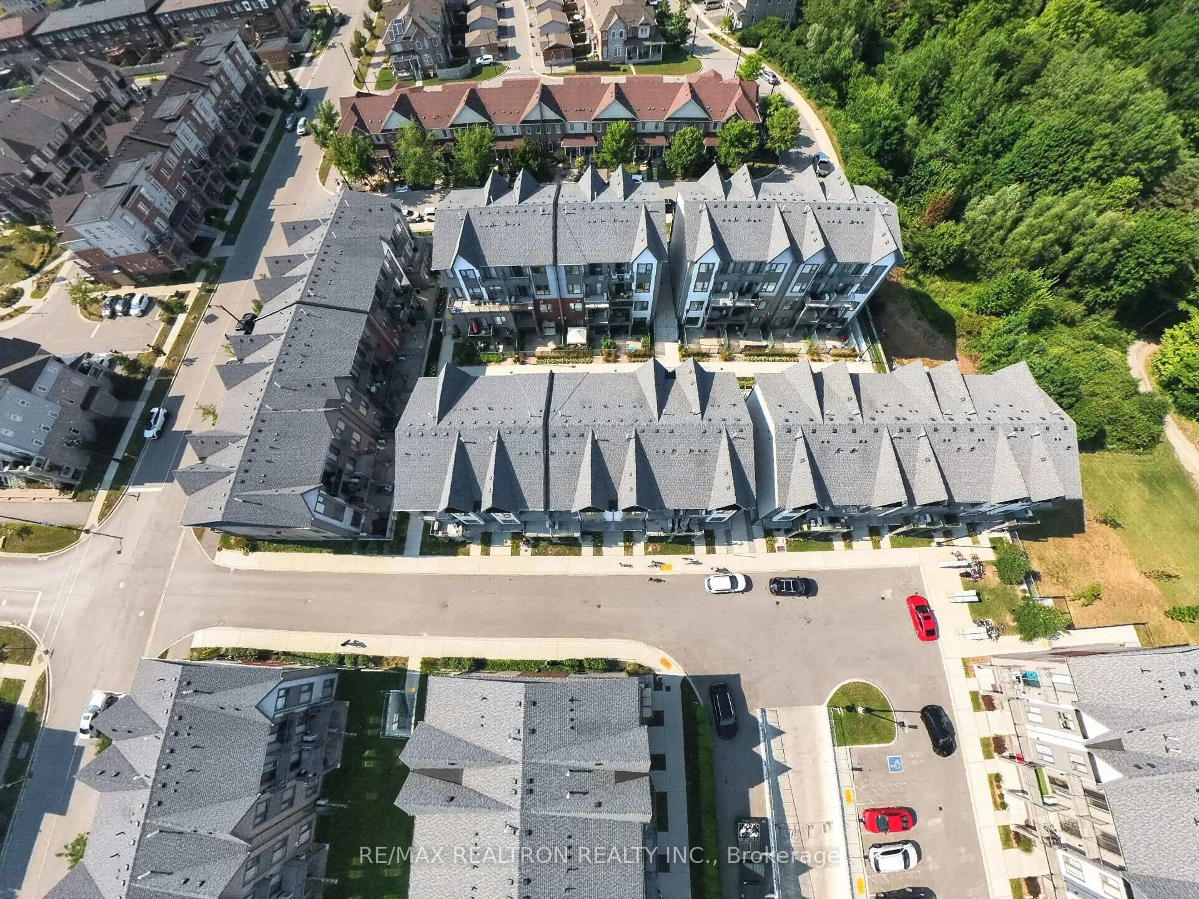 A pic from outside/outdoor area/front of a property/back of a property/a pic from drone, street for 2635 William Jackson Dr #1010, Pickering Ontario L1X 0L2