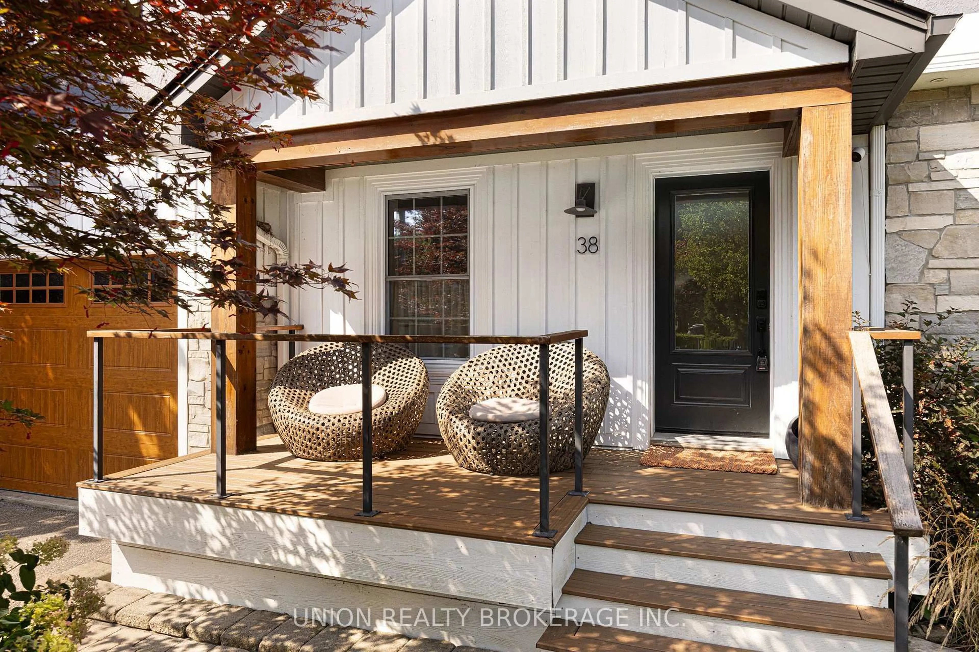 Indoor entryway for 38 Scarborough Heights Blvd, Toronto Ontario M1M 2V4