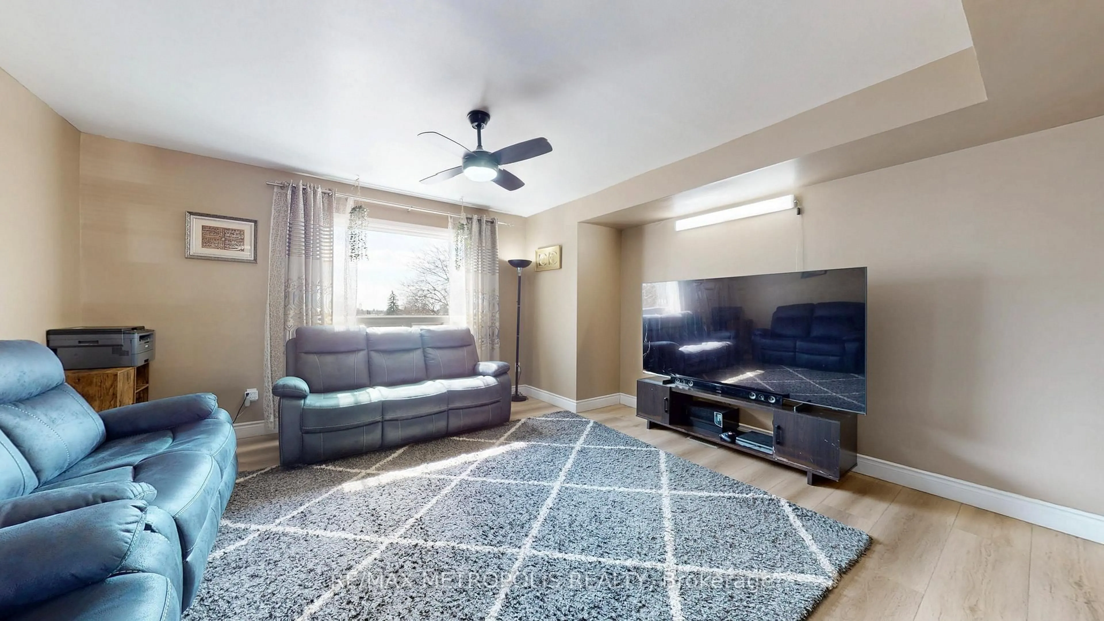 Living room with furniture, unknown for 601 Galahad Dr #19, Oshawa Ontario L1K 1L9