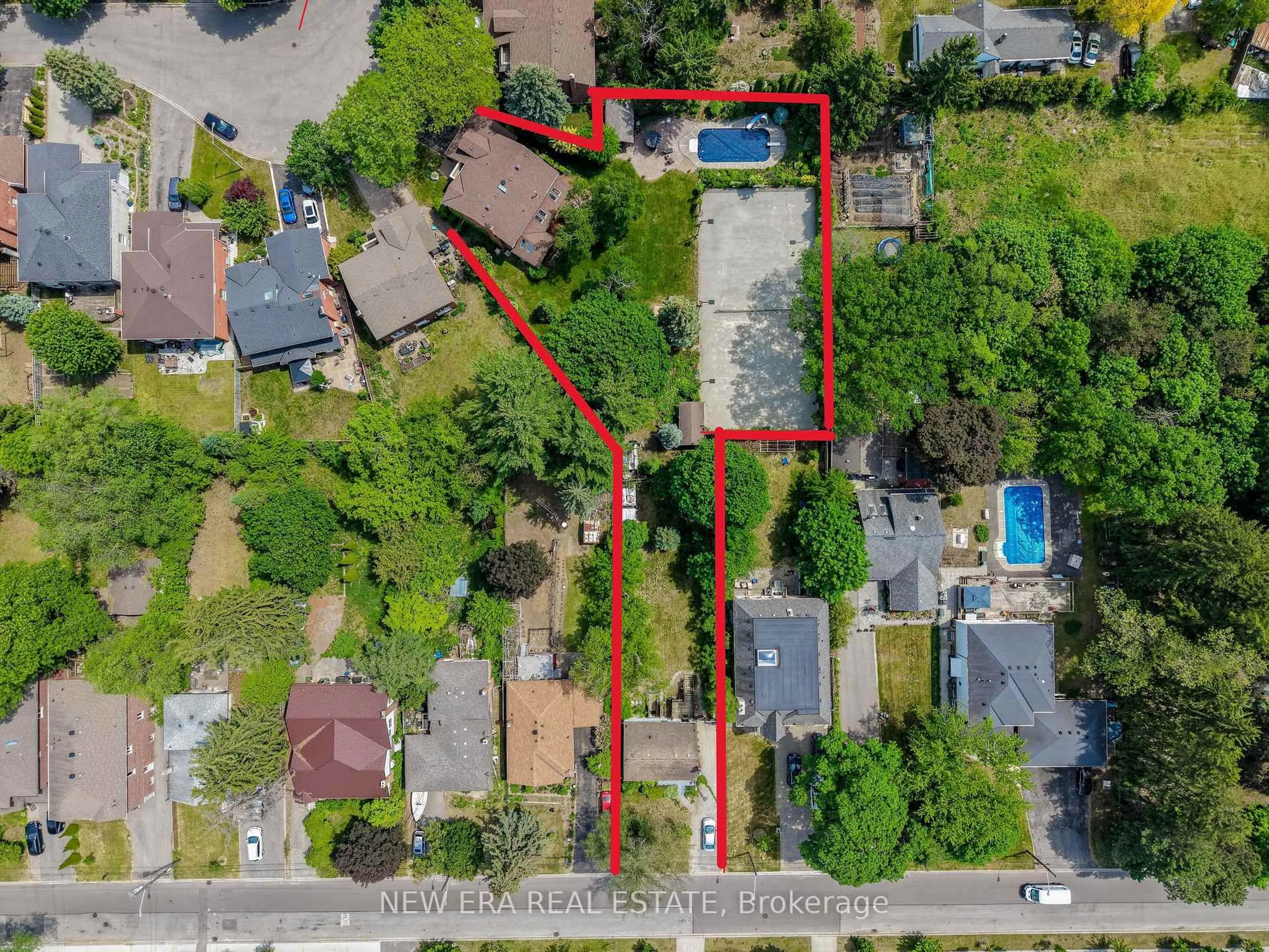 A pic from outside/outdoor area/front of a property/back of a property/a pic from drone, street for 37 Glenthorne Dr, Toronto Ontario M1C 3S9