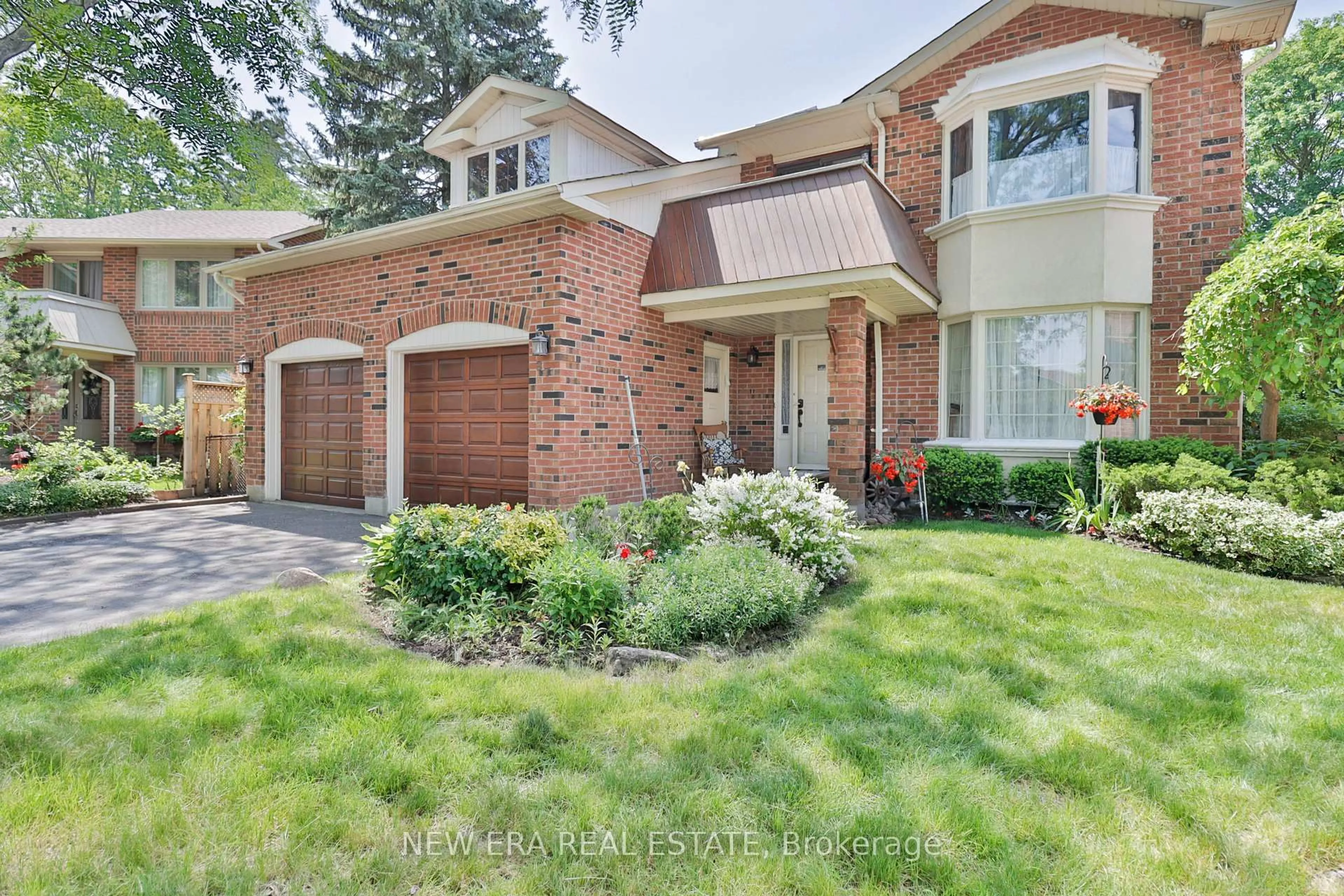 Home with brick exterior material, street for 37 Glenthorne Dr, Toronto Ontario M1C 3S9