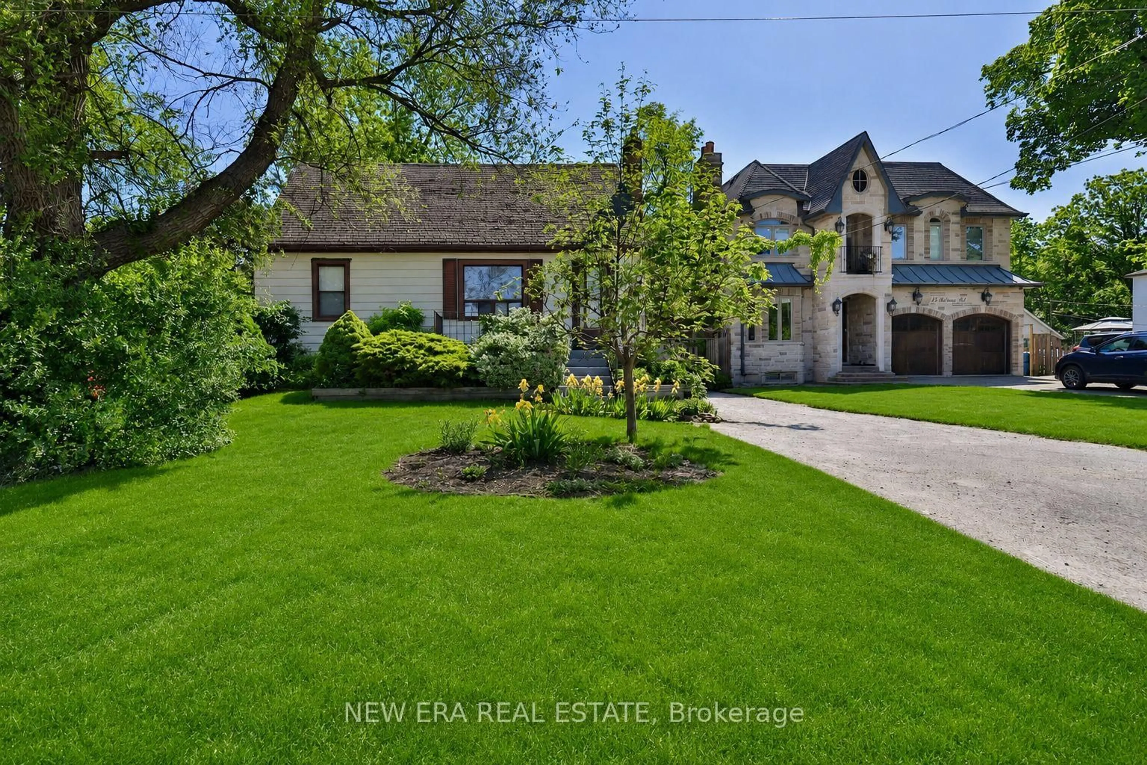 A pic from outside/outdoor area/front of a property/back of a property/a pic from drone, street for 37 Glenthorne Dr, Toronto Ontario M1C 3S9
