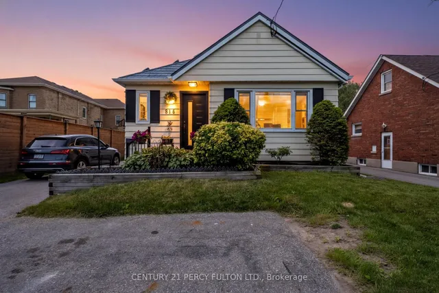 816 SIMCOE St, Oshawa 2