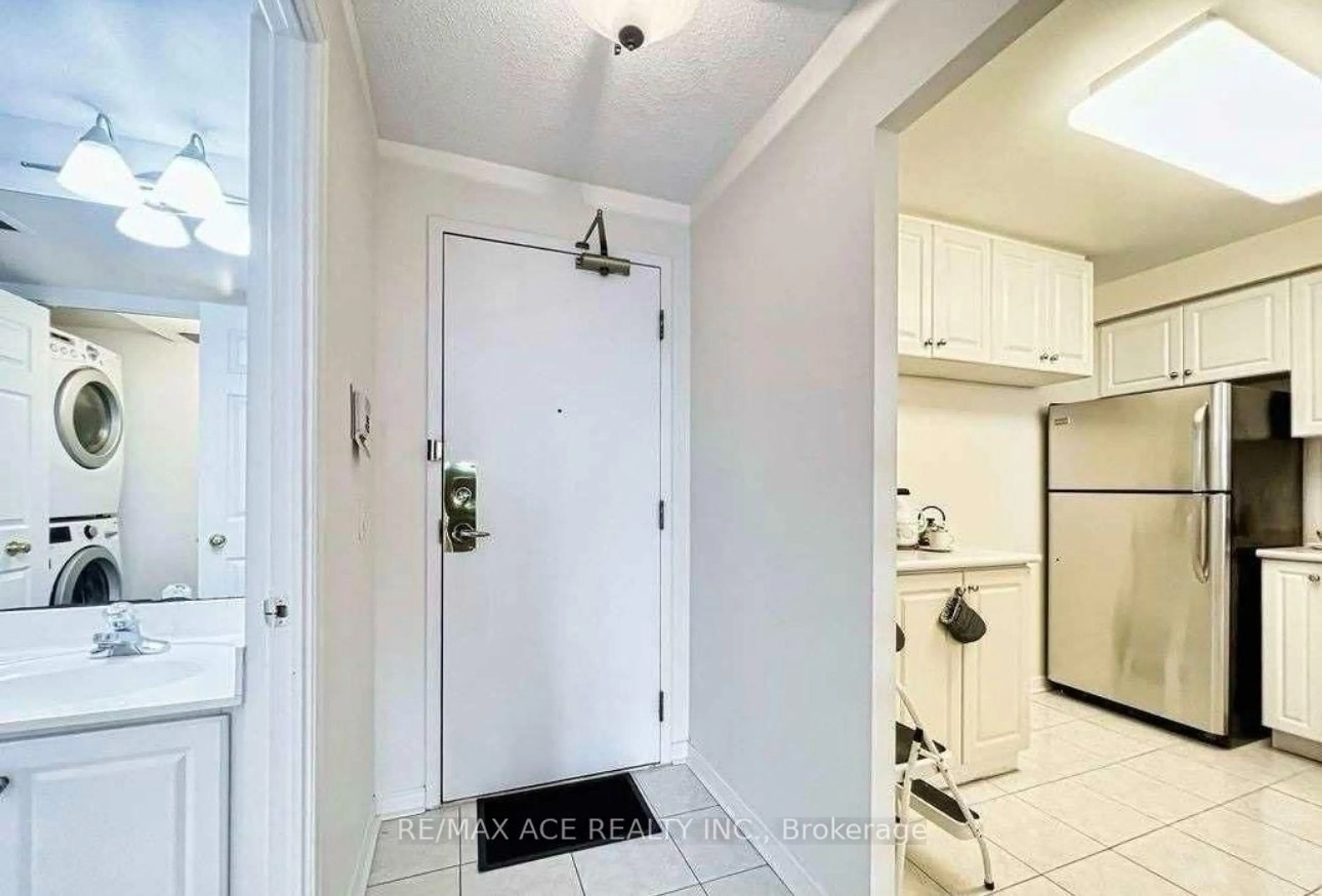 Indoor entryway for 5001 Finch Ave #1501, Toronto Ontario M1S 5J9