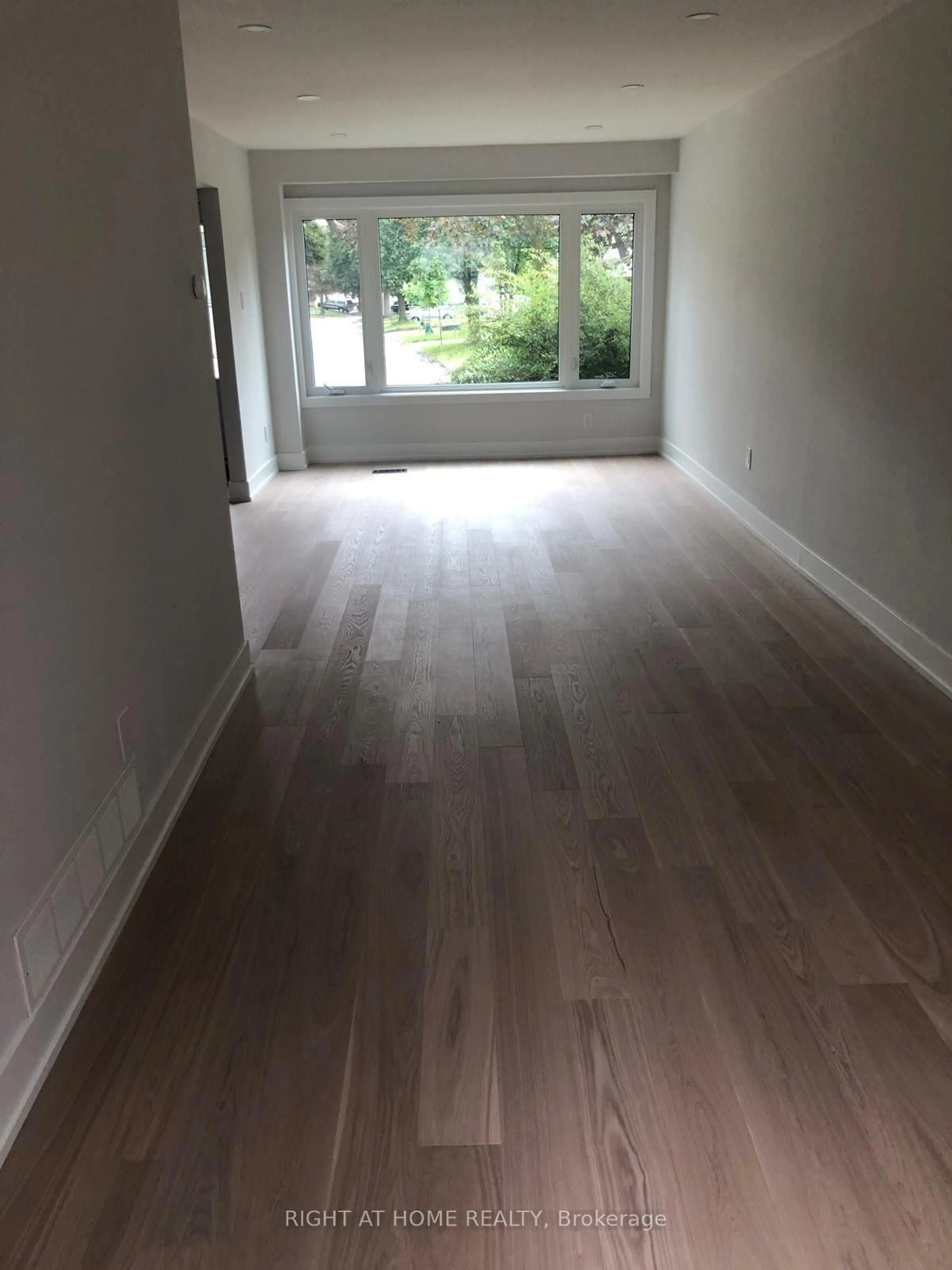 A pic of a room for 762 Hillcroft St, Oshawa Ontario L1G 7H6
