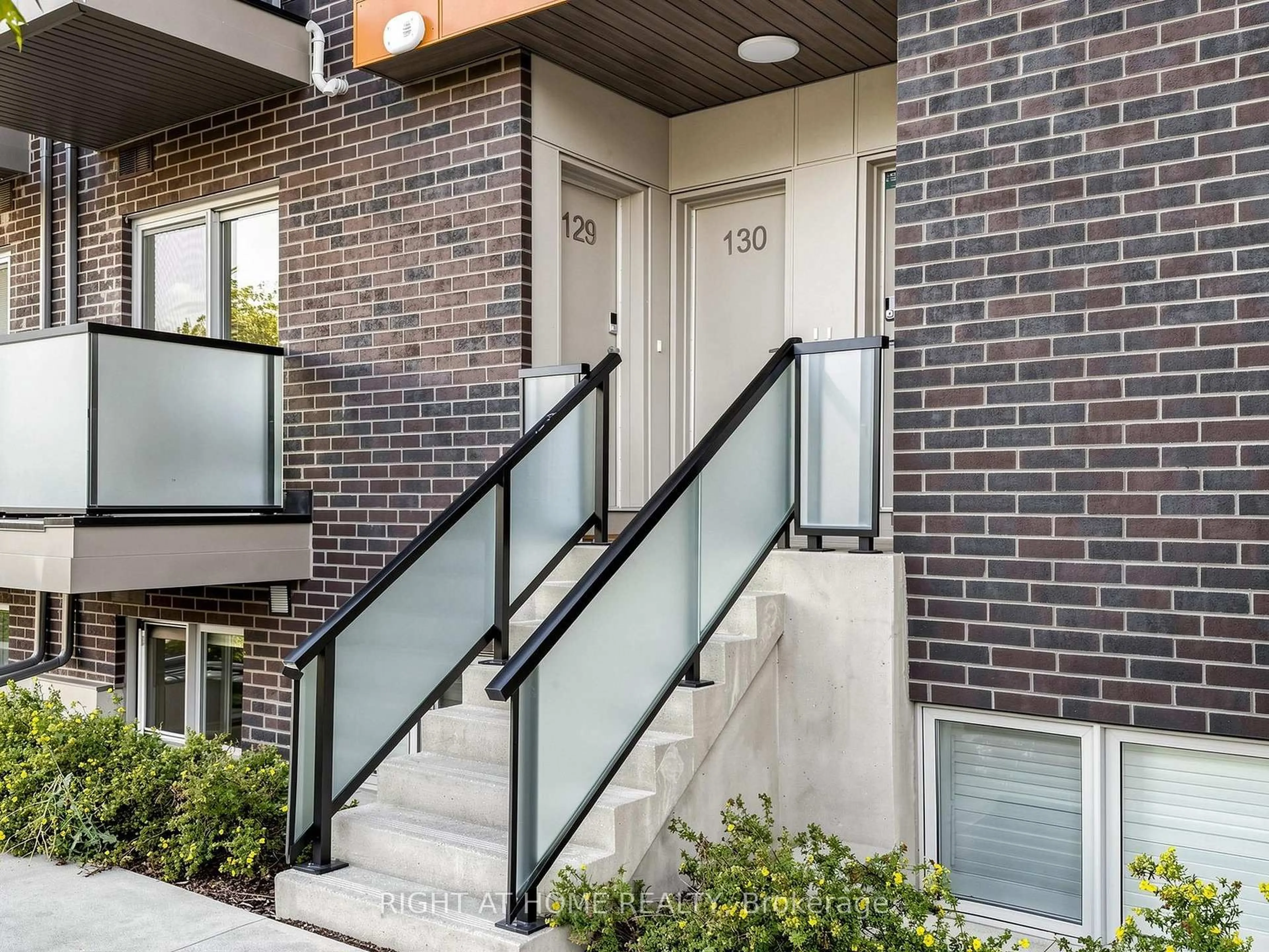 Unknown for 1081 Danforth Rd #129, Toronto Ontario M1J 0B2