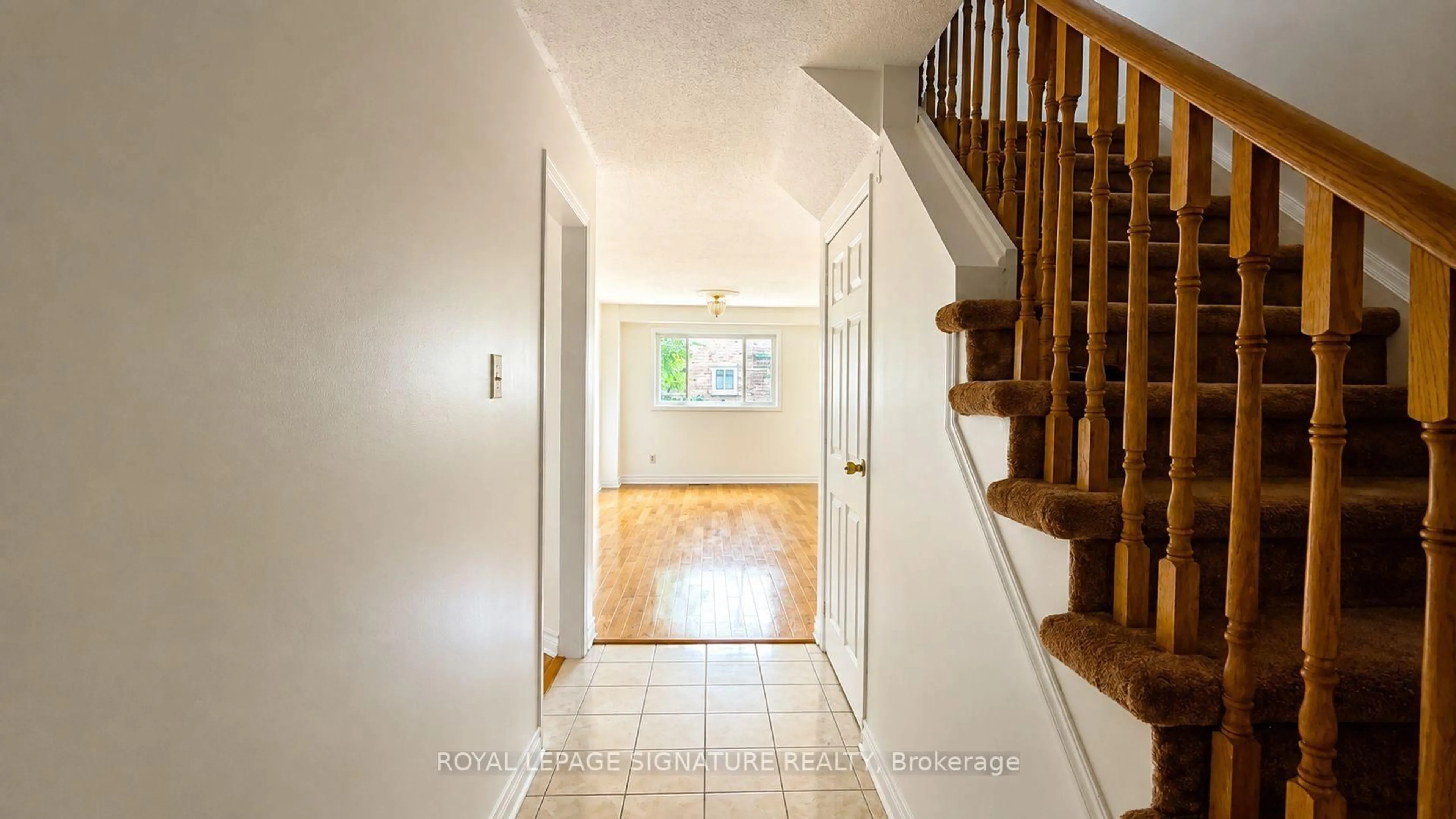 Indoor entryway for 77 Brimstone Cres, Toronto Ontario M1V 3C8