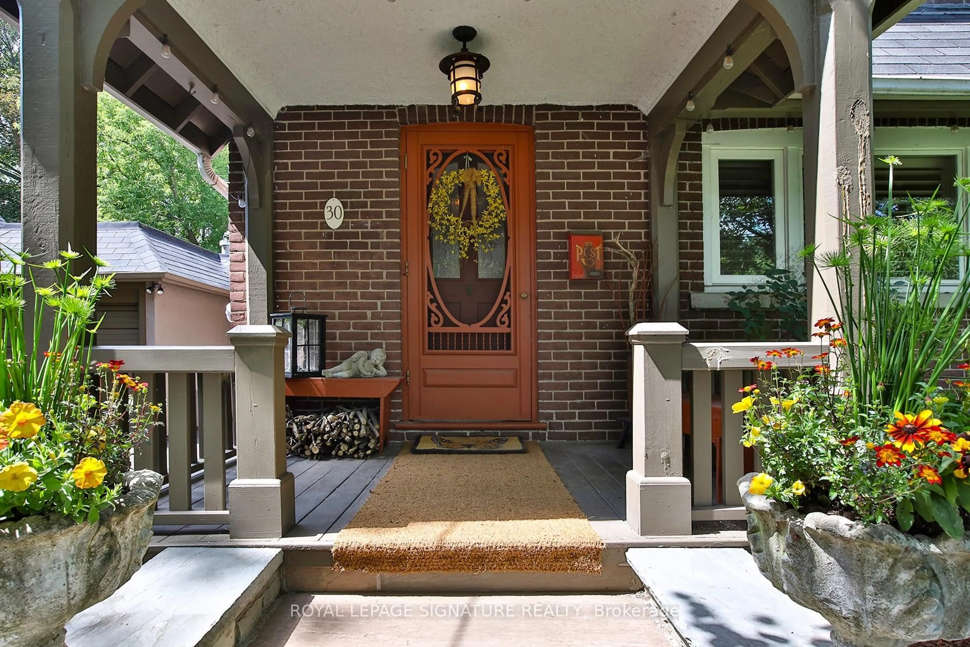 Indoor entryway for 30 Kelsonia Ave, Toronto Ontario M1M 1B3