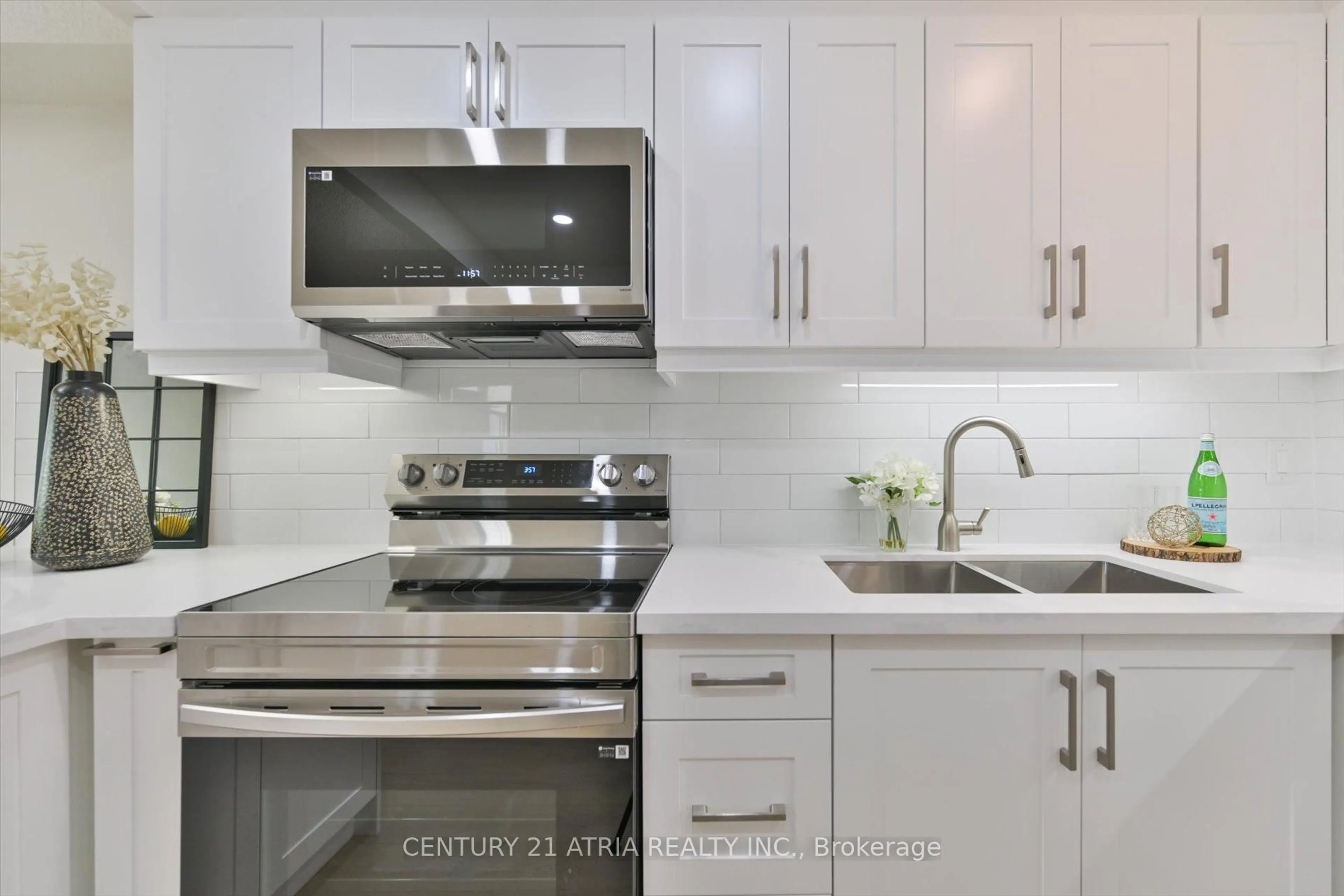 Unknown for 4101 Sheppard Ave #207, Toronto Ontario M1S 3H3