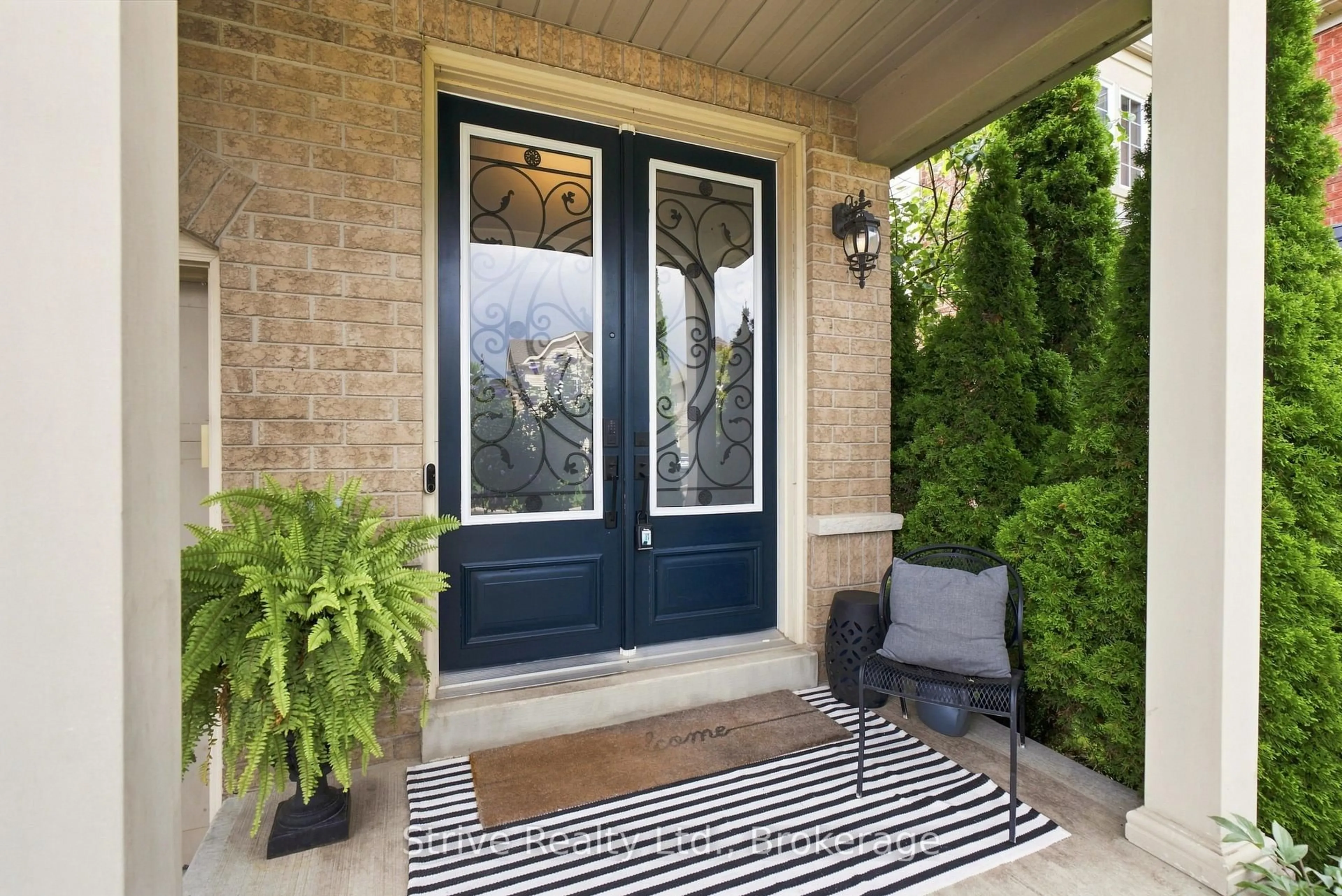 Indoor entryway for 28 Woolacott Lane, Clarington Ontario L1C 0J4