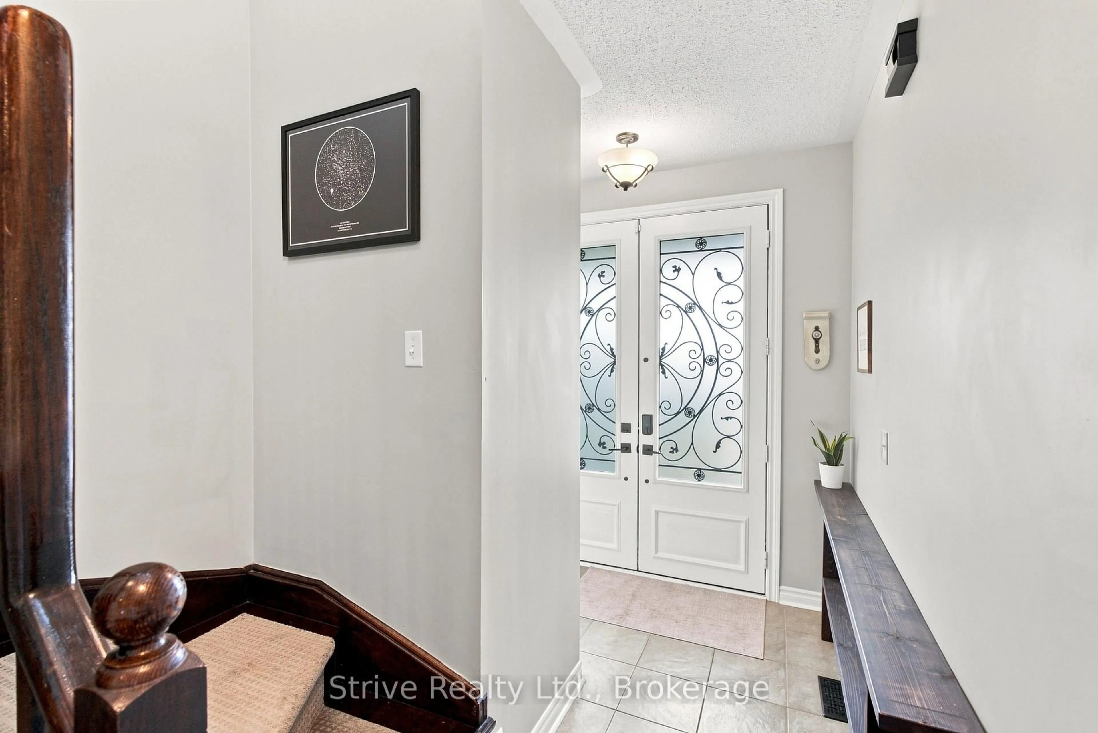 Indoor entryway for 28 Woolacott Lane, Clarington Ontario L1C 0J4