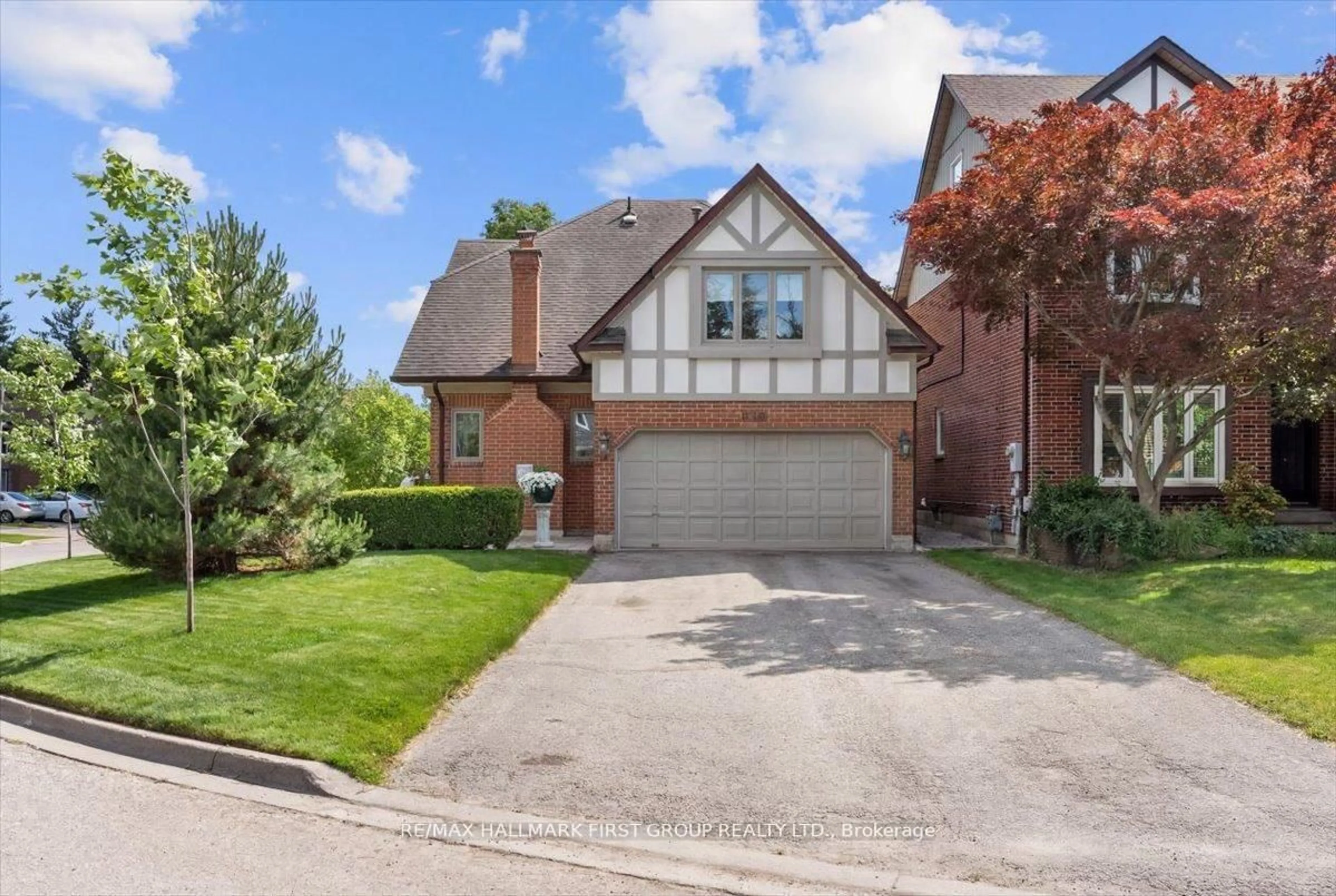 Home with brick exterior material, street for 986 Mountcastle Cres, Pickering Ontario L1V 5J3