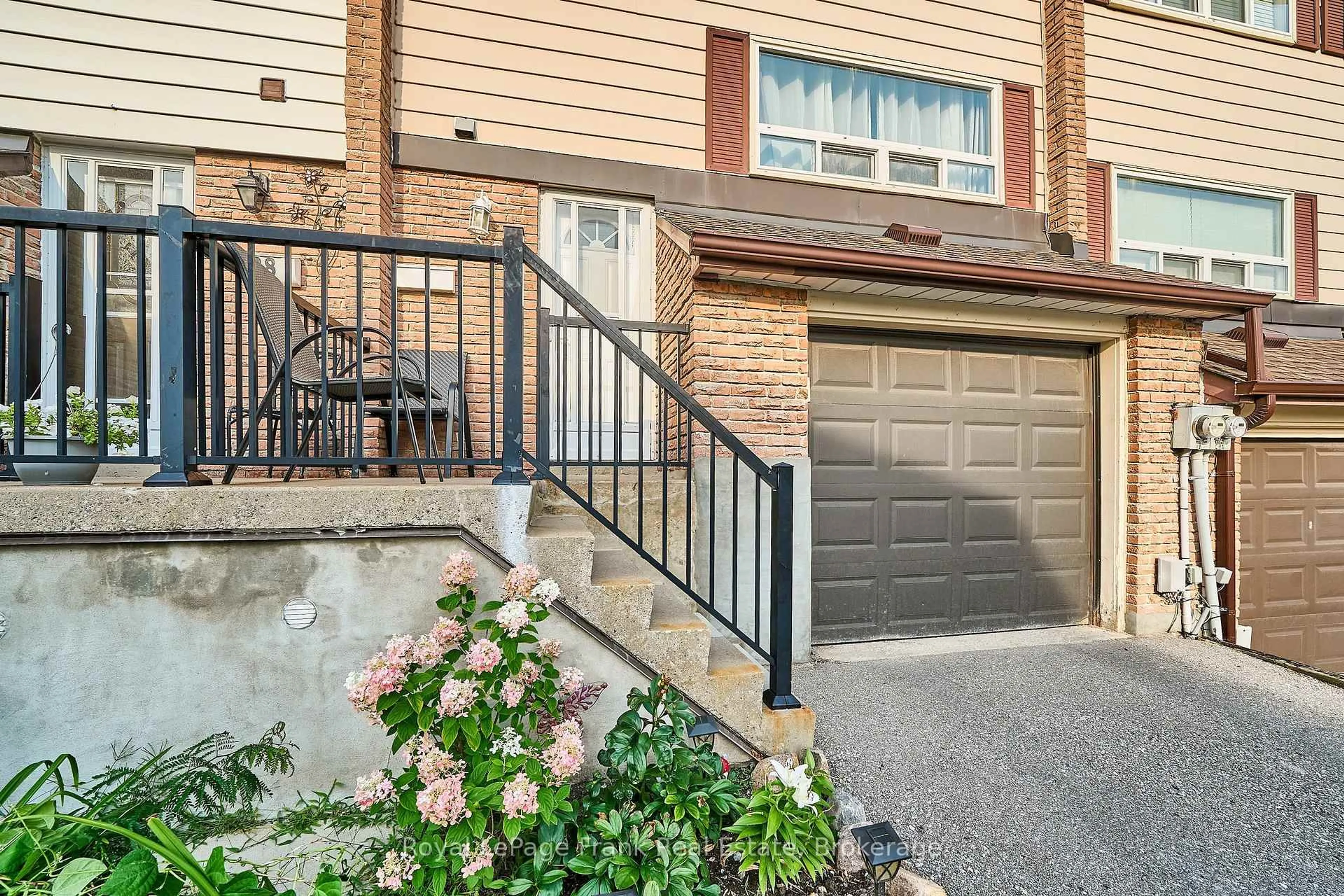 Unknown for 321 Blackthorn St #39, Oshawa Ontario L1K 1L3