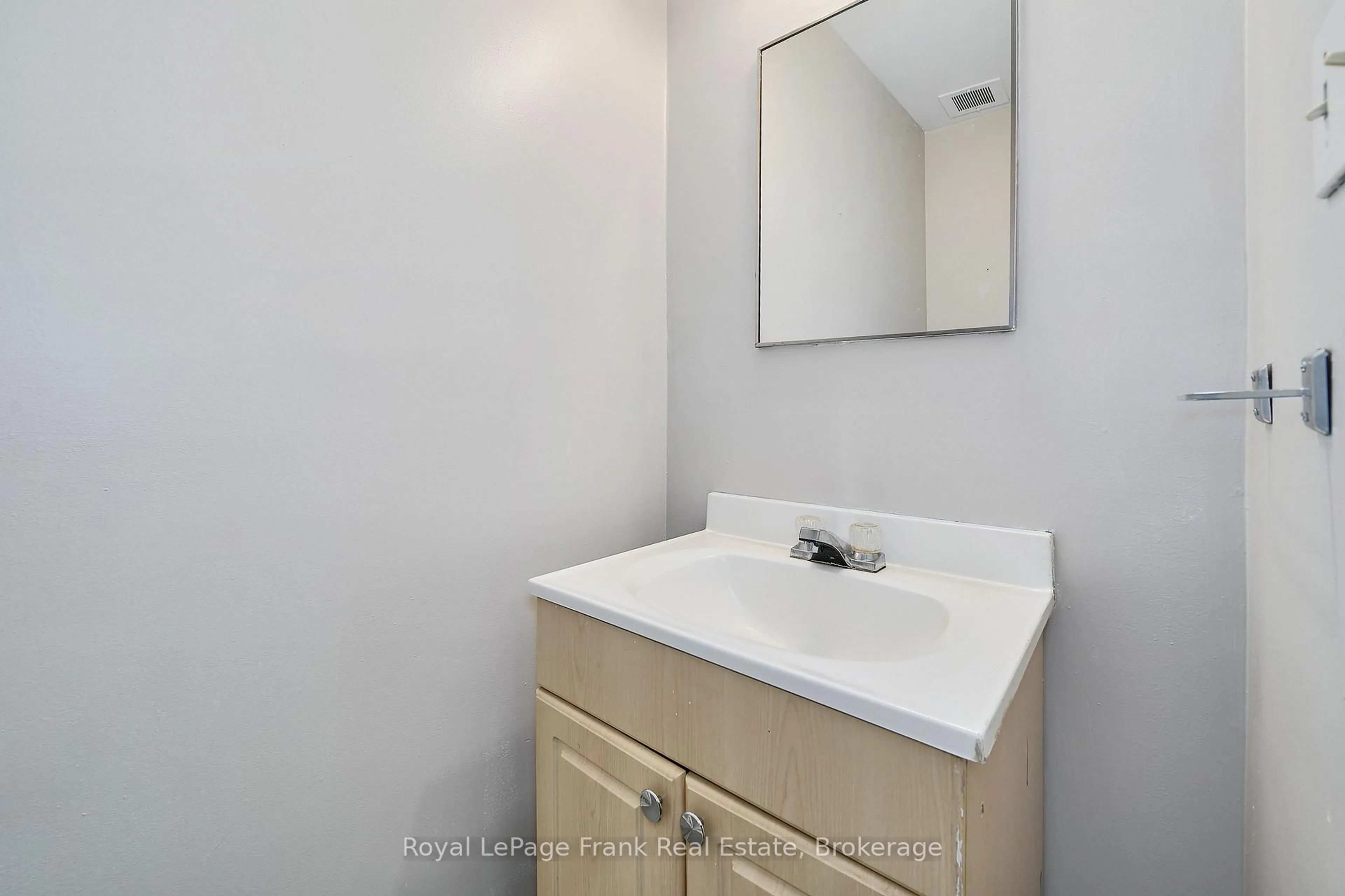 Standard bathroom, unknown for 321 Blackthorn St #39, Oshawa Ontario L1K 1L3