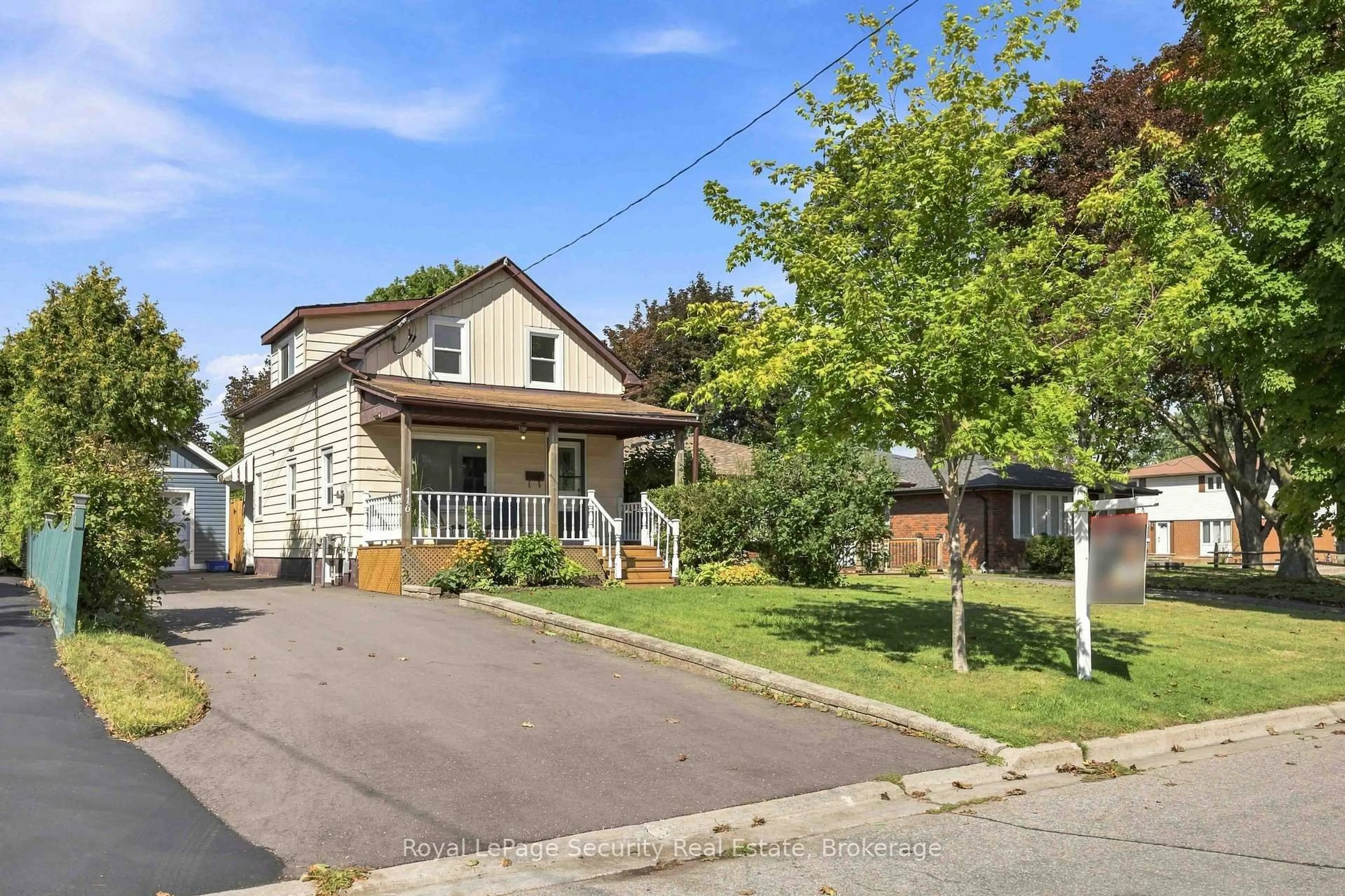 A pic from outside/outdoor area/front of a property/back of a property/a pic from drone, street for 116 Guelph St, Oshawa Ontario L1H 6H9