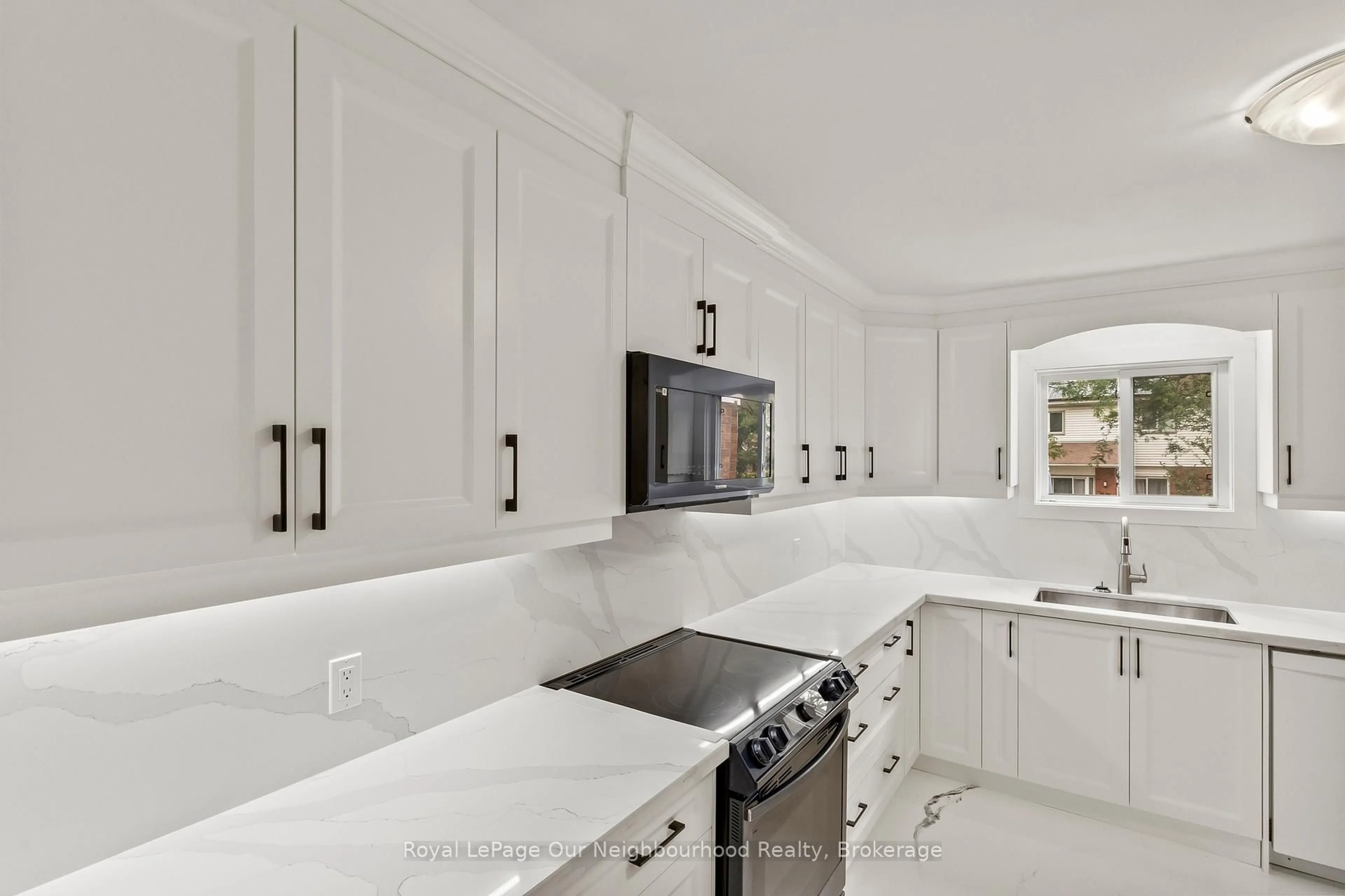 Contemporary kitchen, ceramic/tile floor for 56 Glenabbey Dr, Clarington Ontario L1E 2B5