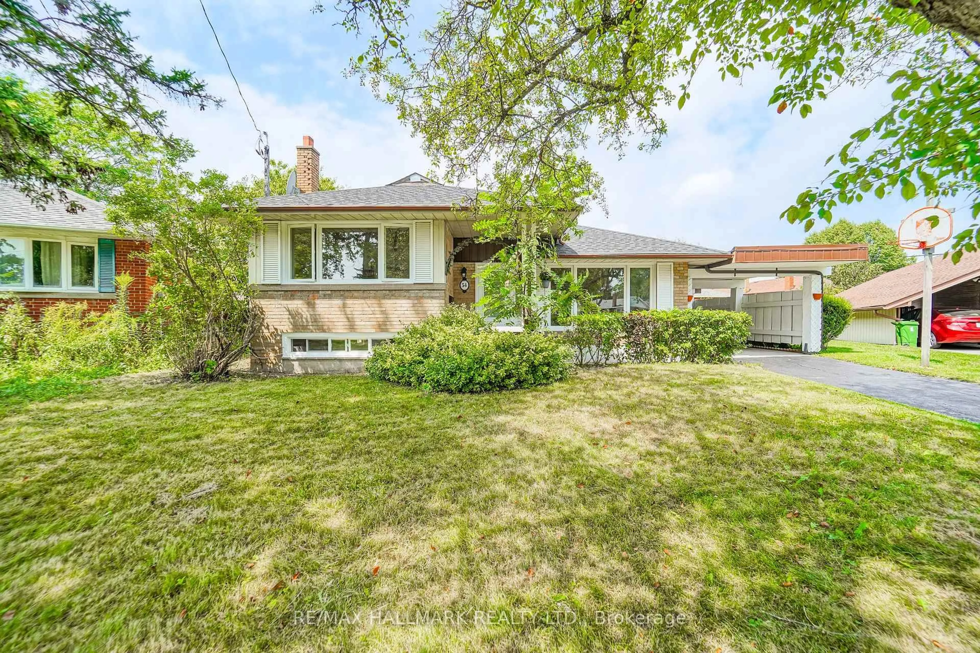 A pic from outside/outdoor area/front of a property/back of a property/a pic from drone, street for 54 Charlemont Cres, Toronto Ontario M1T 1M4