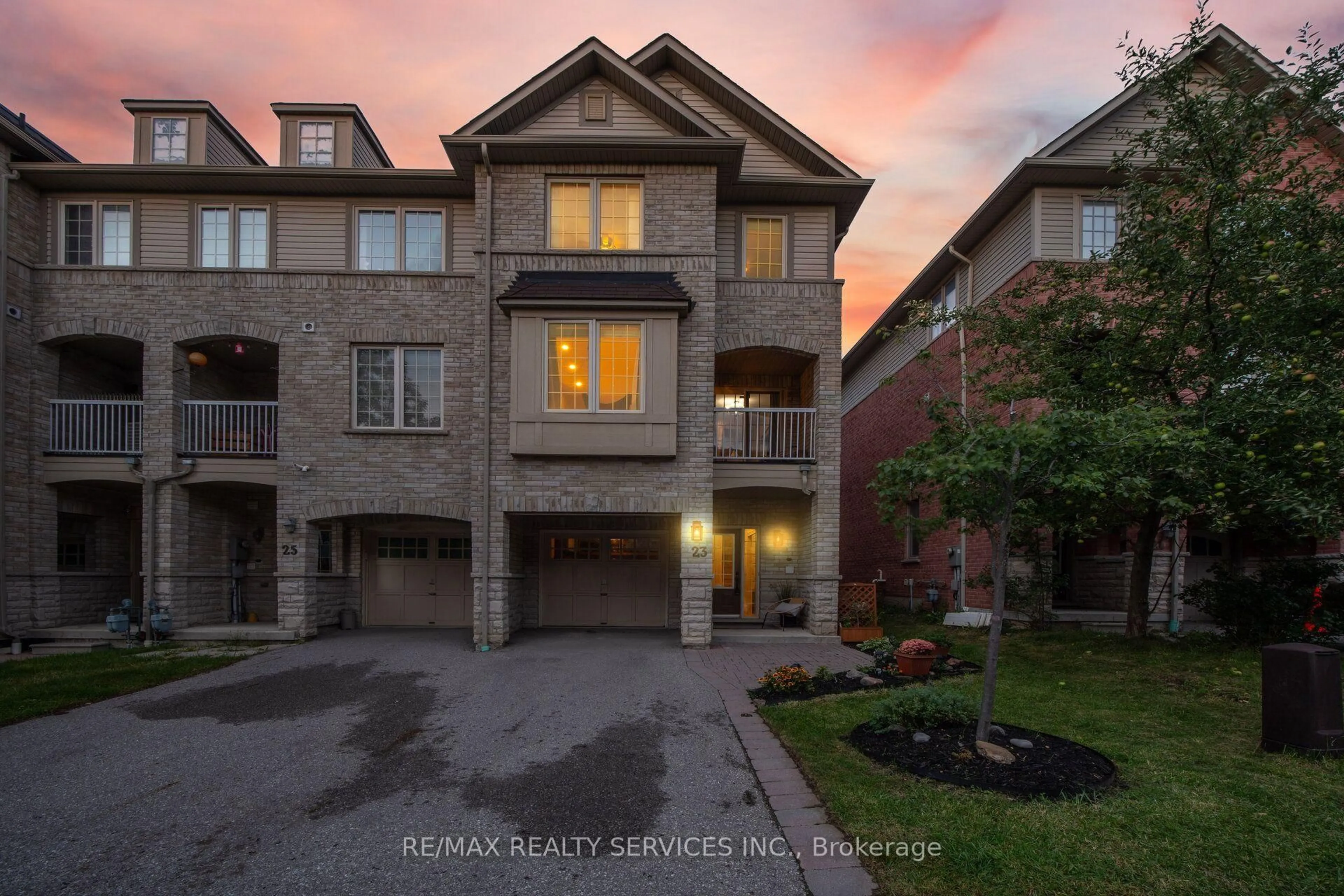 A pic from outside/outdoor area/front of a property/back of a property/a pic from drone, street for 23 Clowes St, Ajax Ontario L1Z 0K9