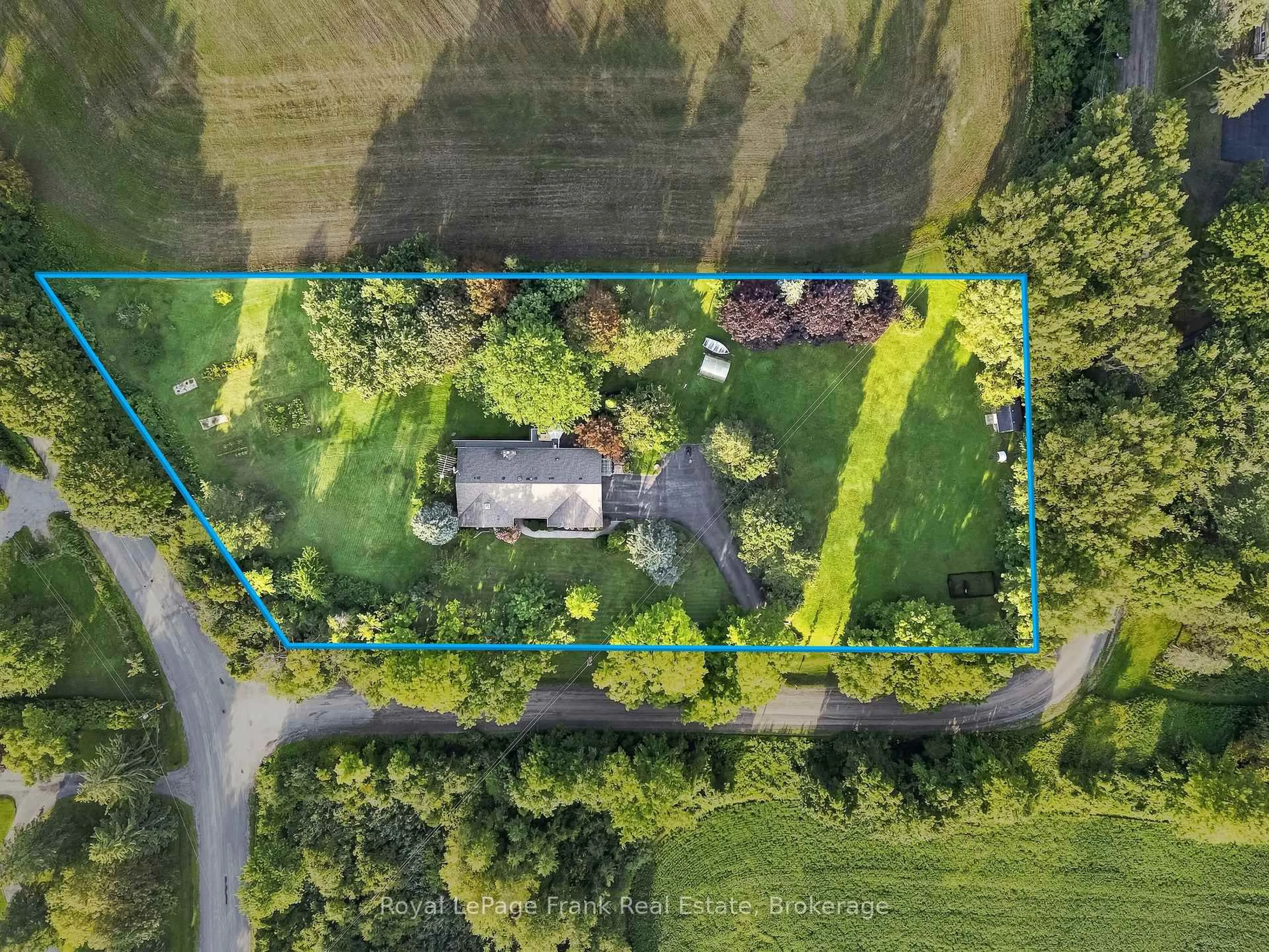 A pic from outside/outdoor area/front of a property/back of a property/a pic from drone, street for 2407 Ashbridge Rd, Scugog Ontario L9L 1B4