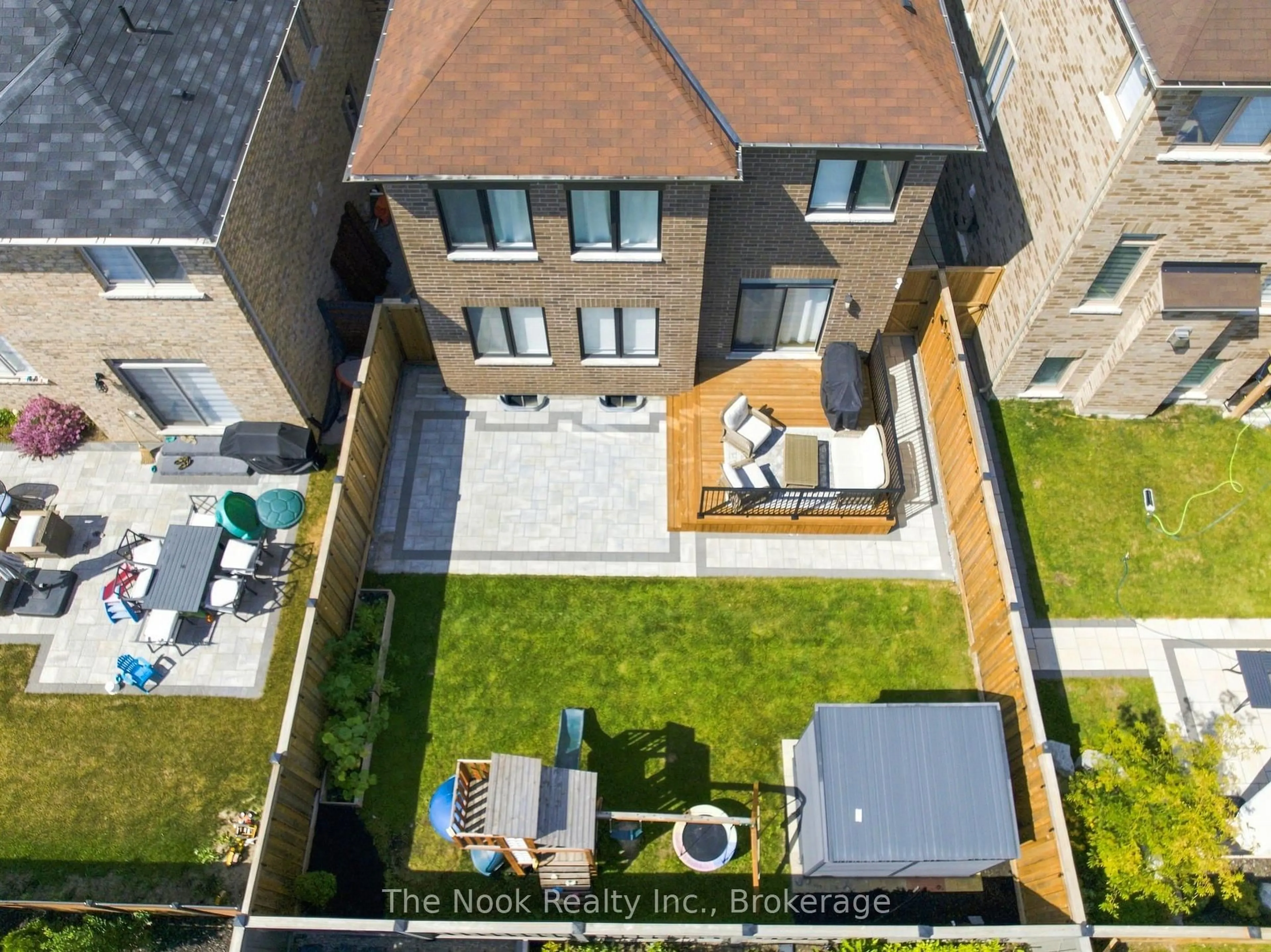 A pic from outside/outdoor area/front of a property/back of a property/a pic from drone, street for 100 Woolacott Lane, Clarington Ontario L1C 7H1