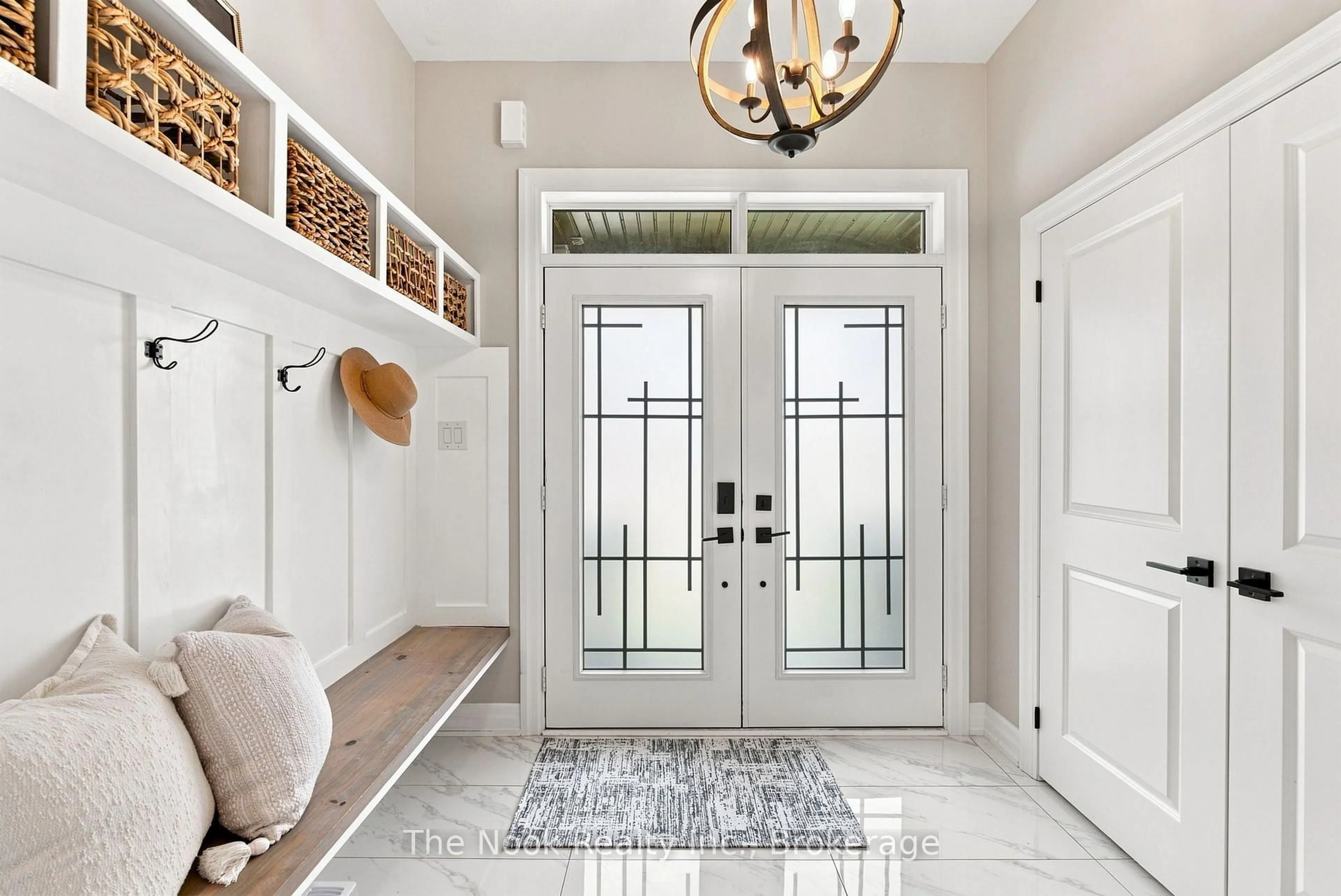 Indoor entryway for 100 Woolacott Lane, Clarington Ontario L1C 7H1