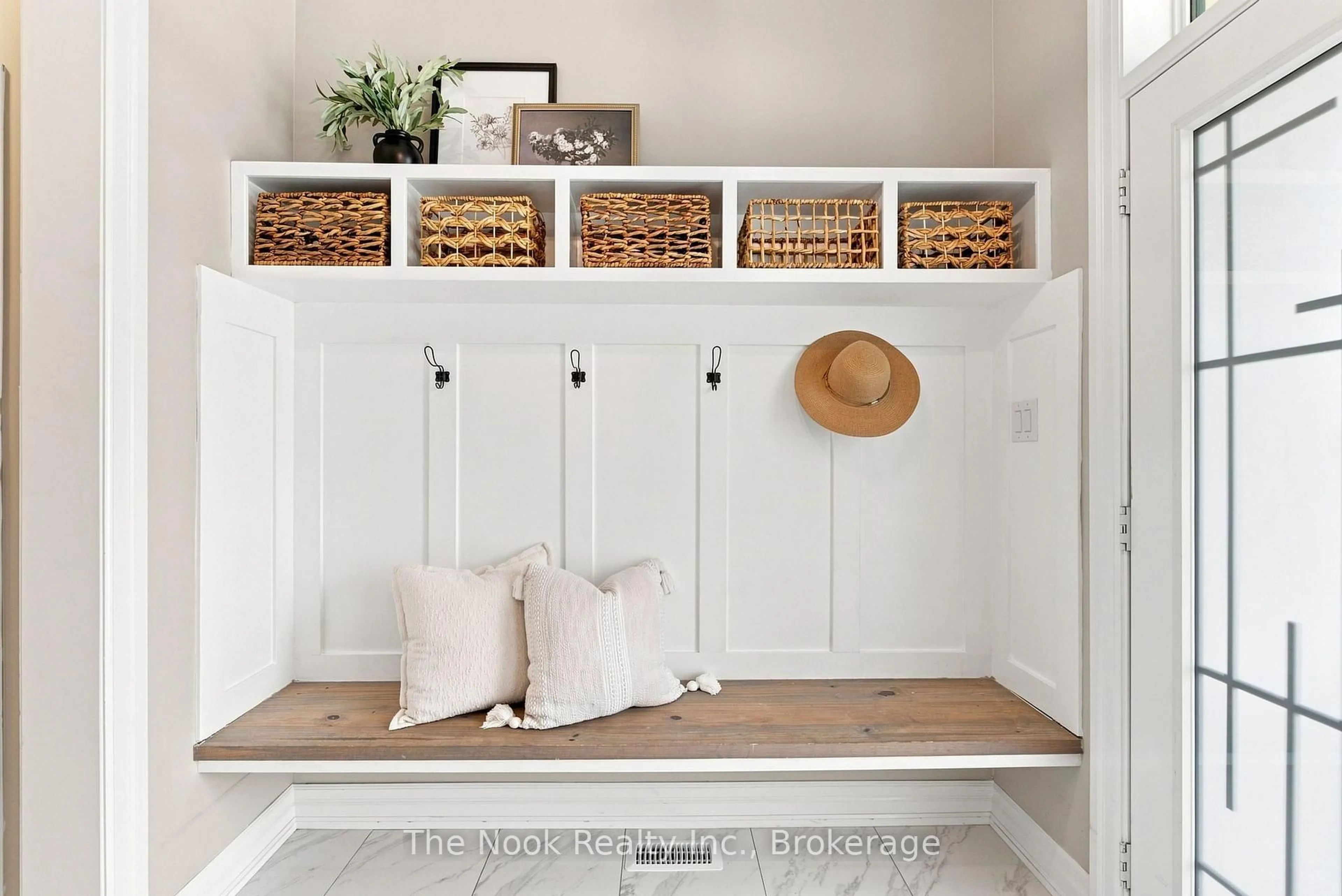 Indoor entryway for 100 Woolacott Lane, Clarington Ontario L1C 7H1
