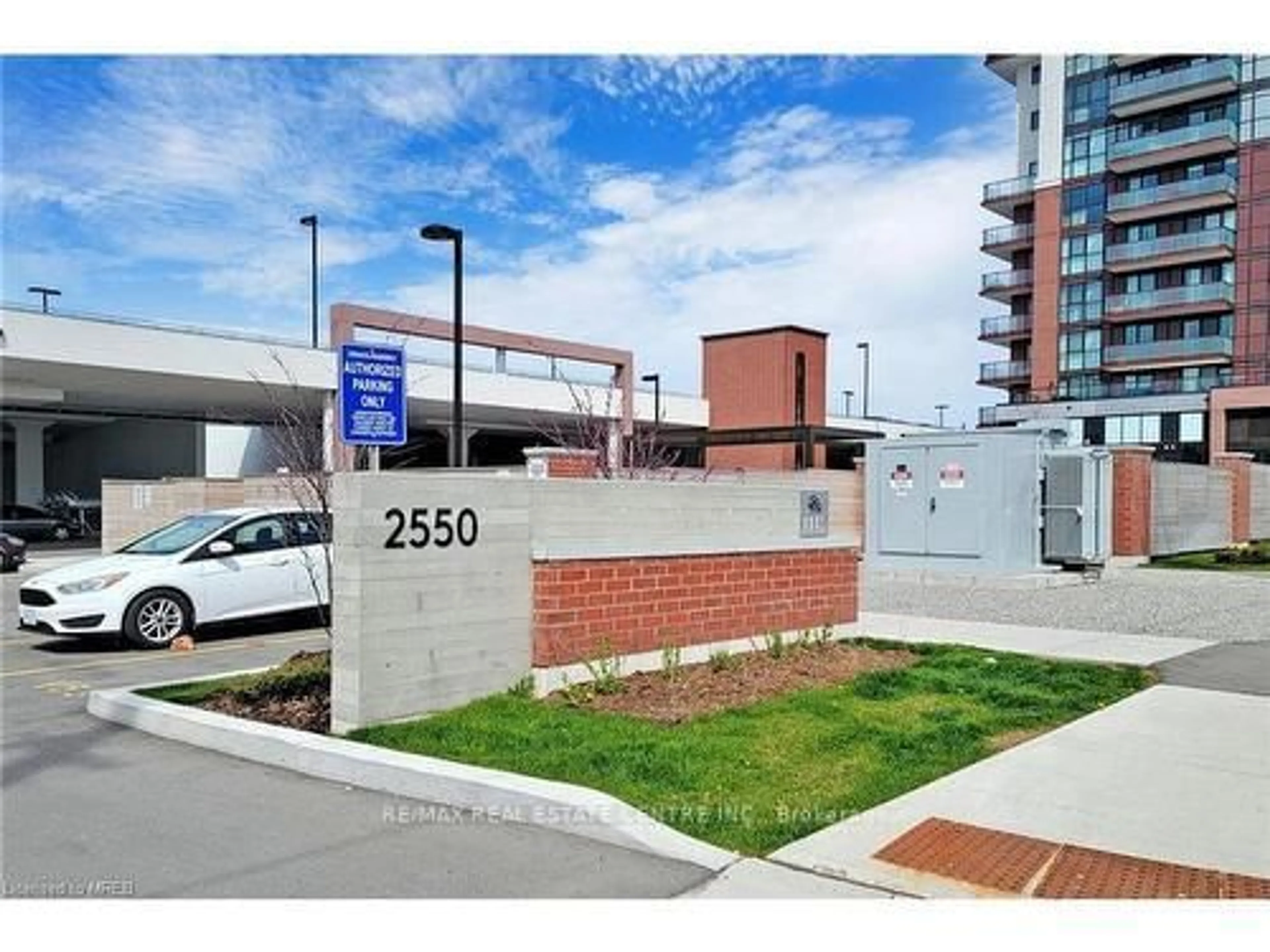 Unknown for 2550 Simcoe St #2115, Oshawa Ontario L1L 0R5