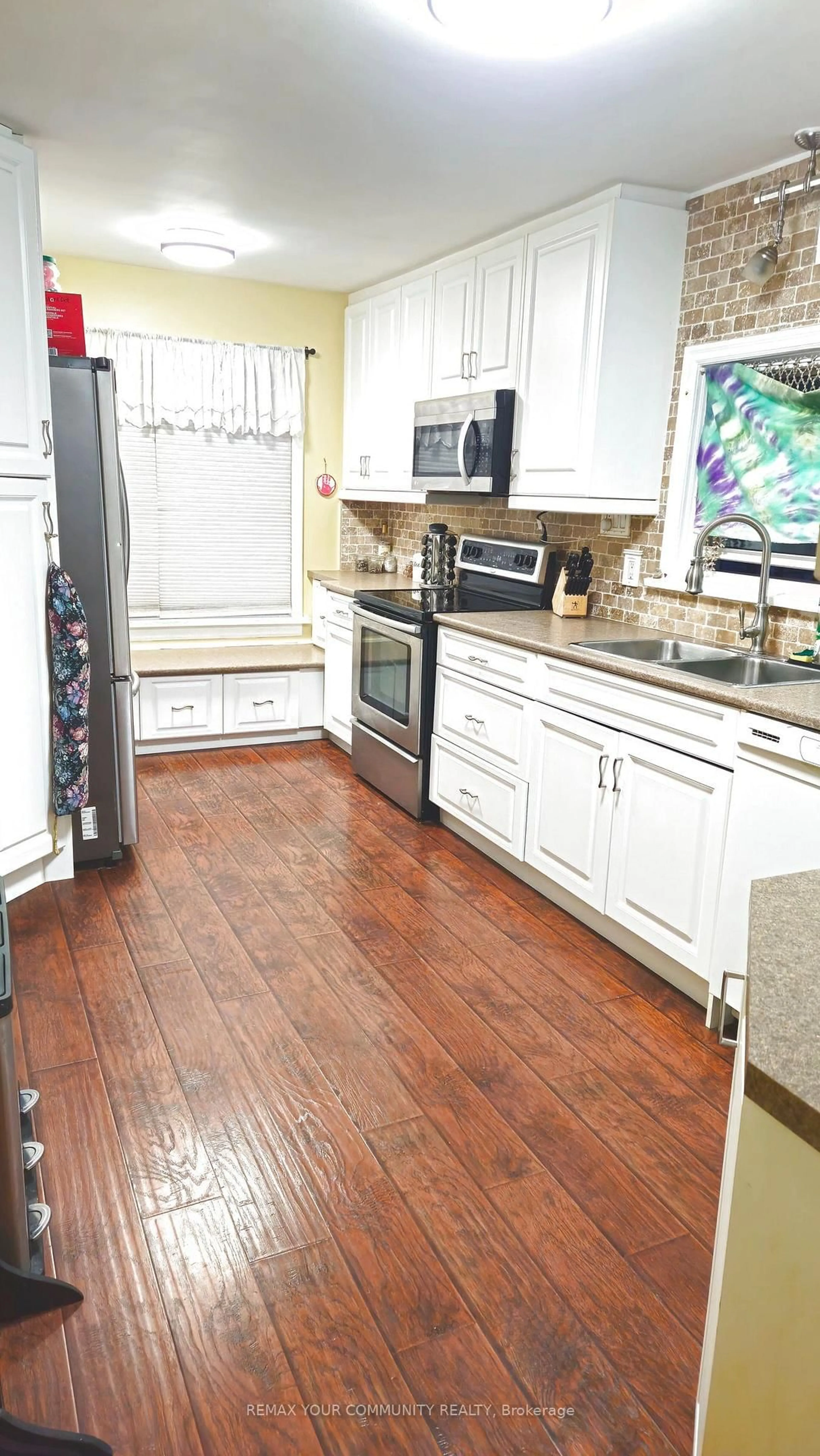 Unknown for 520 Cromwell Ave, Oshawa Ontario L1J 4V4