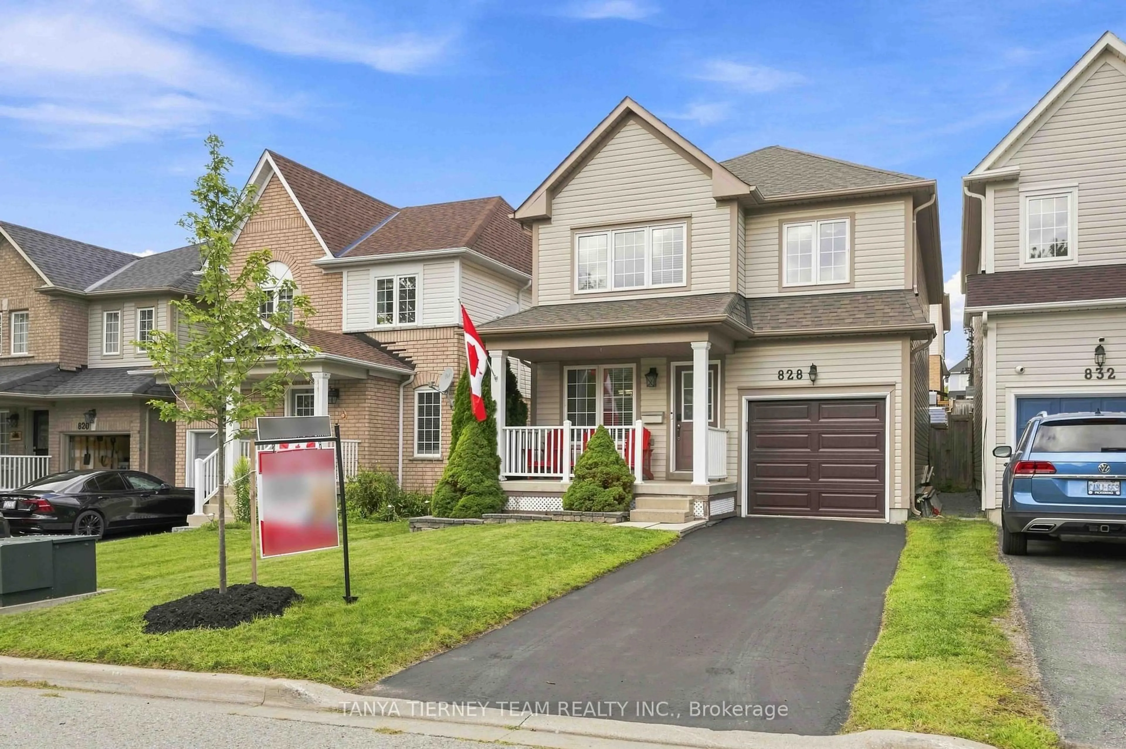 Home with brick exterior material, street for 828 Taggart Cres, Oshawa Ontario L1K 0E5