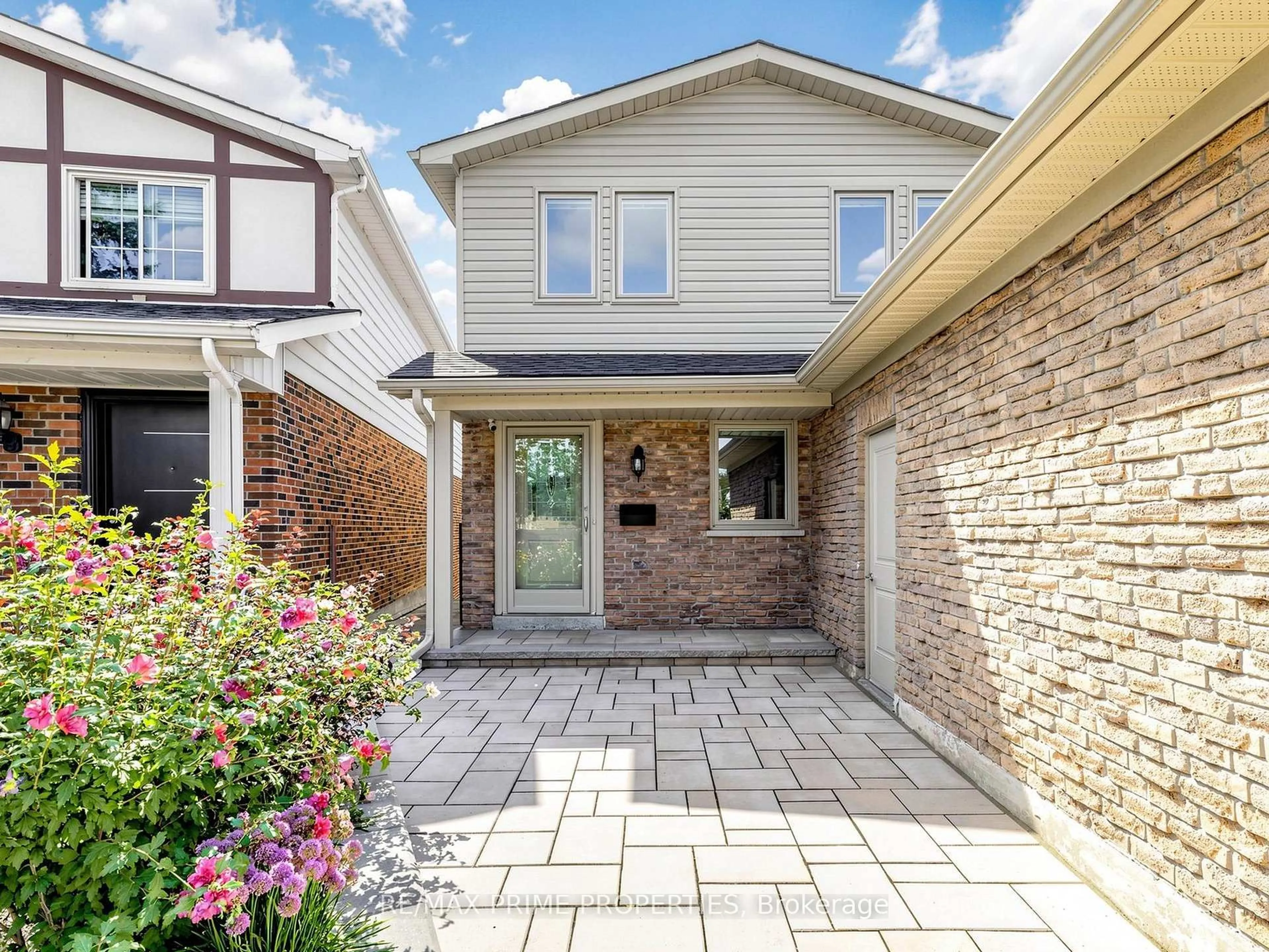 Home with brick exterior material, street for 19 Post Horn Grve, Toronto Ontario M1S 3N3