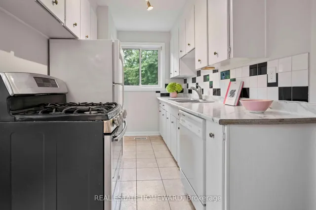 118 Zaph Ave, Toronto 3