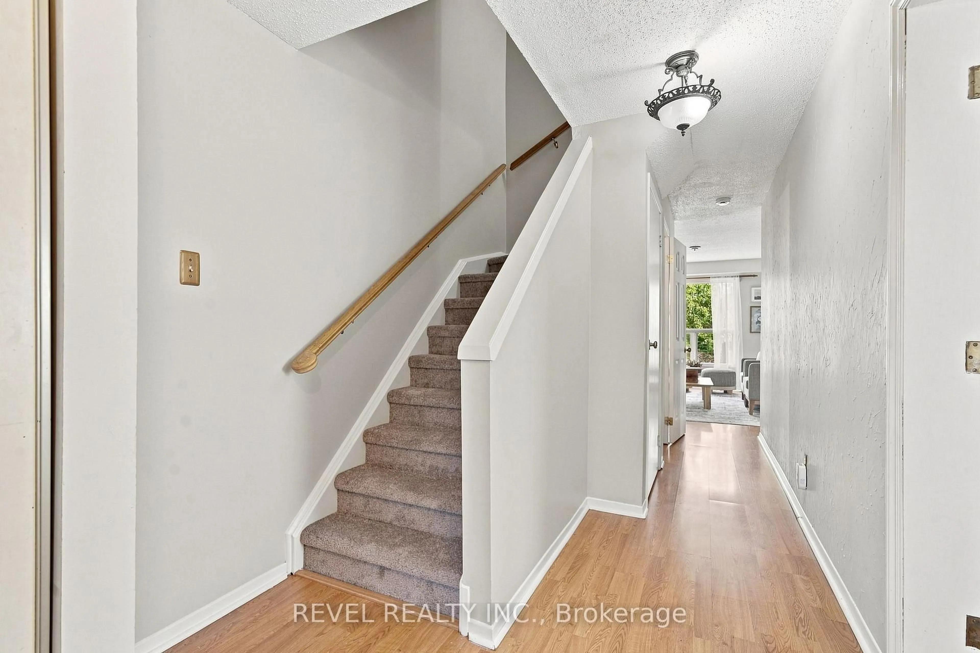 Unknown for 22 Kipling Cres, Ajax Ontario L1S 5A7