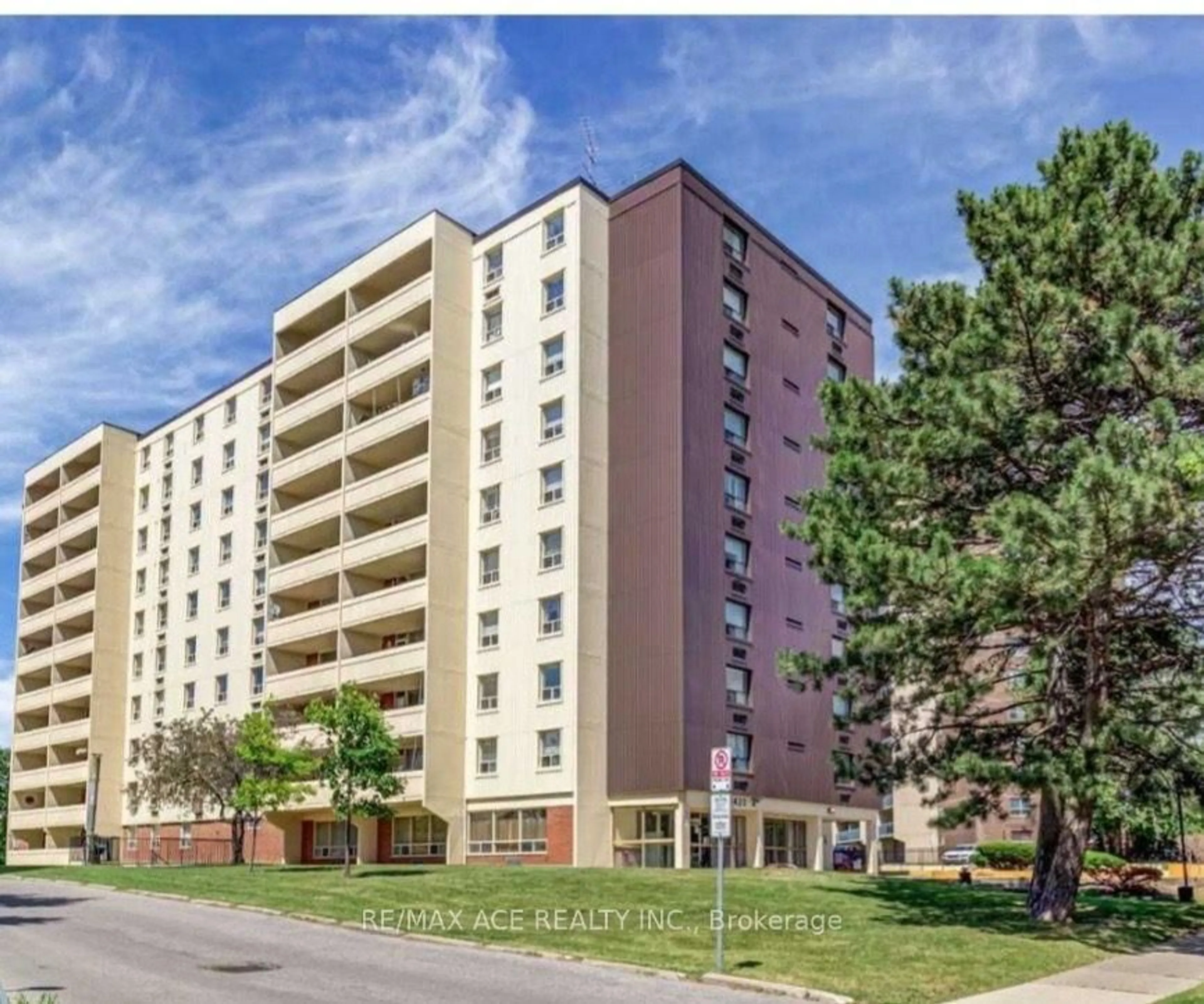 A pic from outside/outdoor area/front of a property/back of a property/a pic from drone, street for 3420 Eglinton Ave #608, Toronto Ontario M1J 2H9