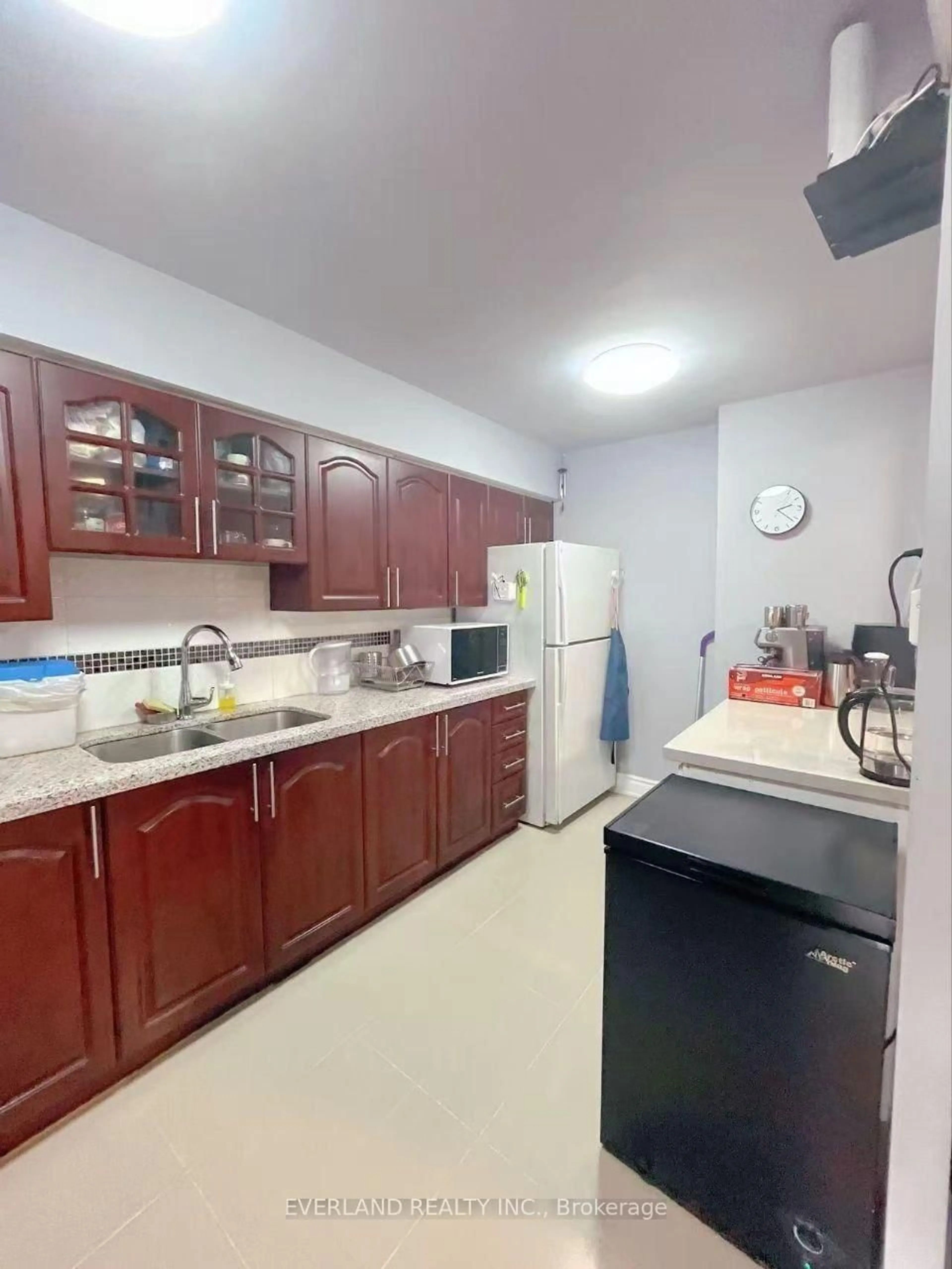 Standard kitchen, unknown for 2050 Bridletowne Circ #303, Toronto Ontario M1W 2V5