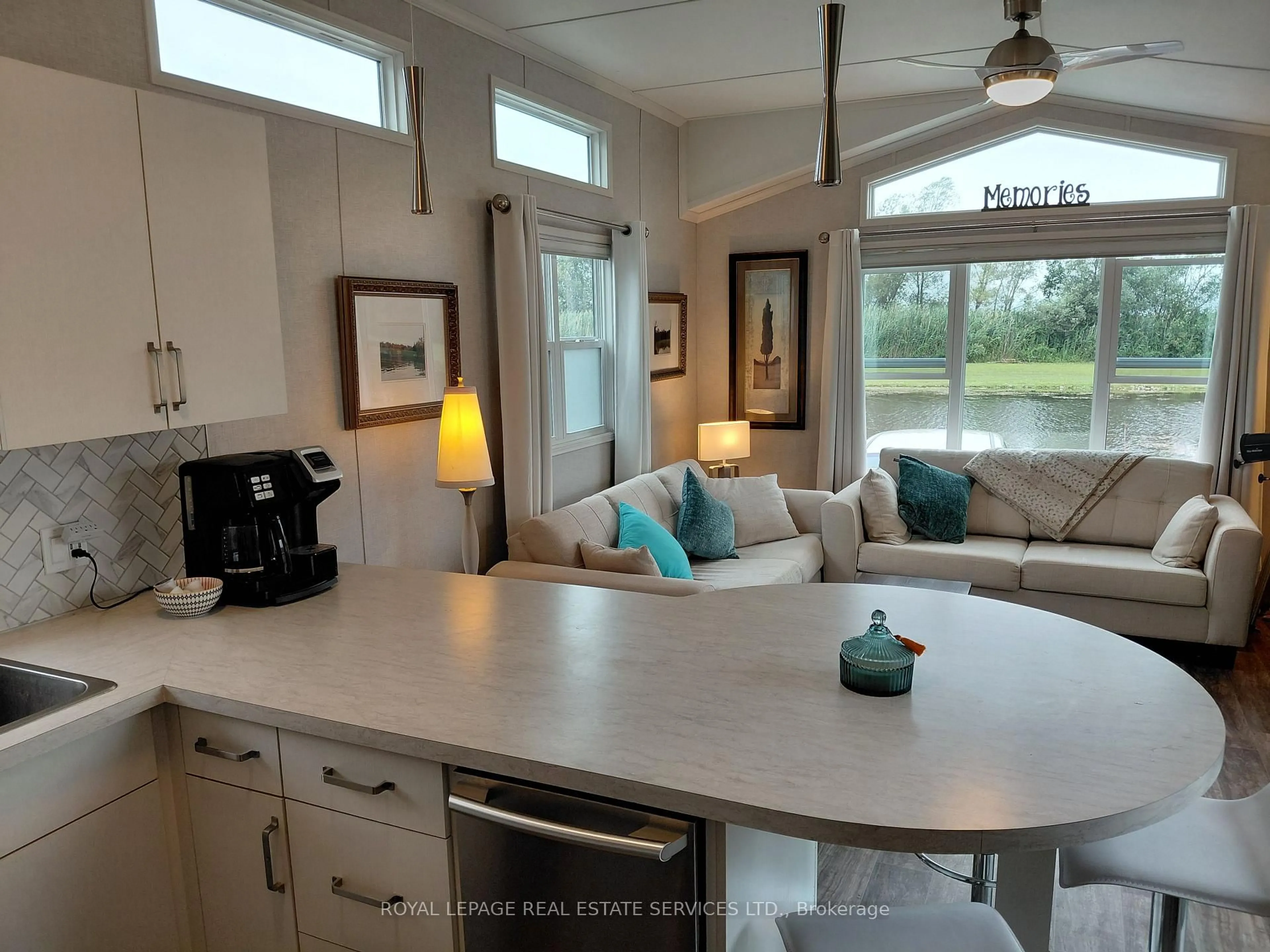 Open concept kitchen, unknown for 225 Platten Blvd, Scugog Ontario L9L 1B4