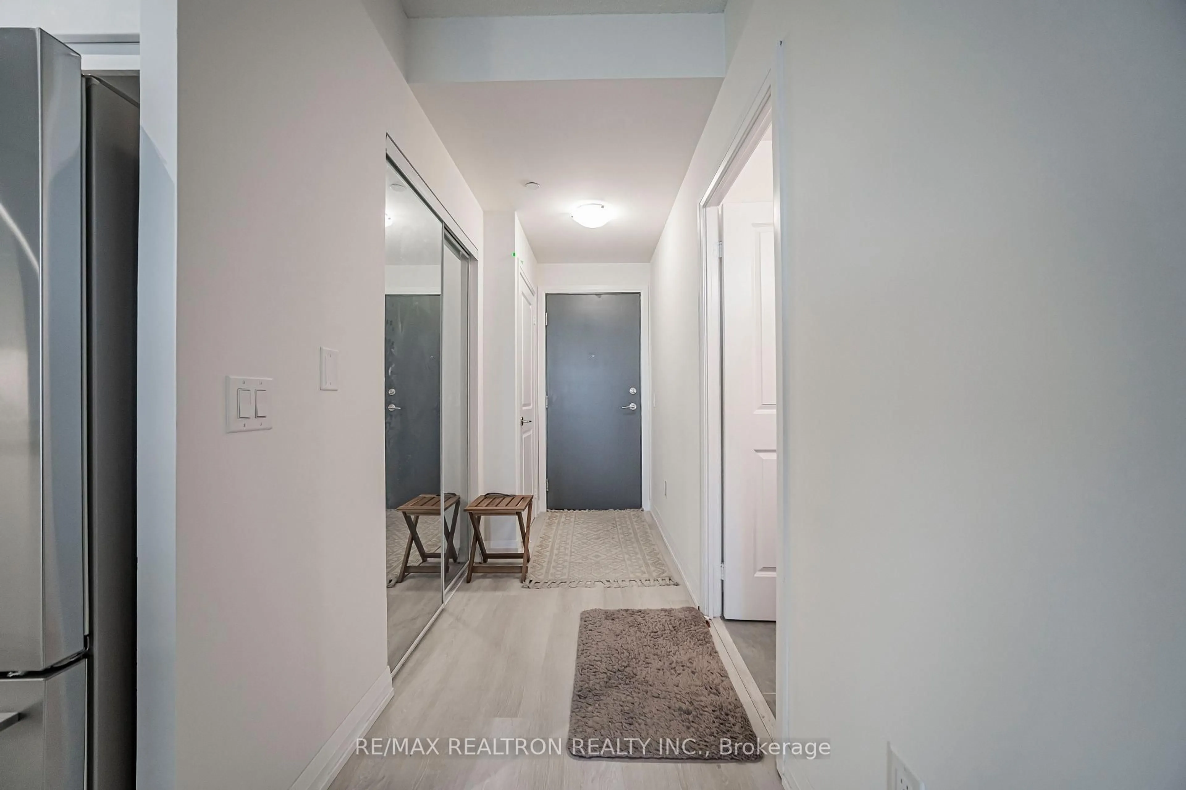 Indoor entryway for 3260 SHEPPARD Ave #2203, Toronto Ontario M1T 3K3