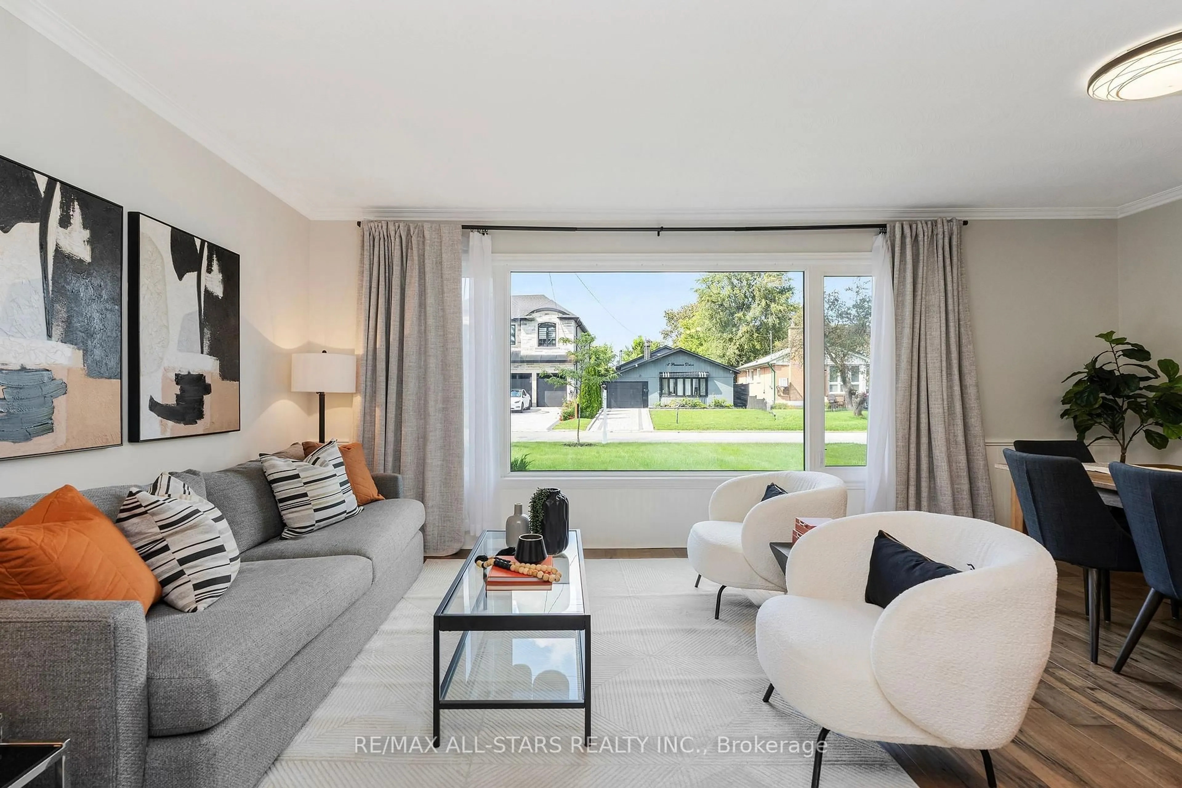 Living room with furniture, unknown for 11 Penzance Dr, Toronto Ontario M1K 4Z4