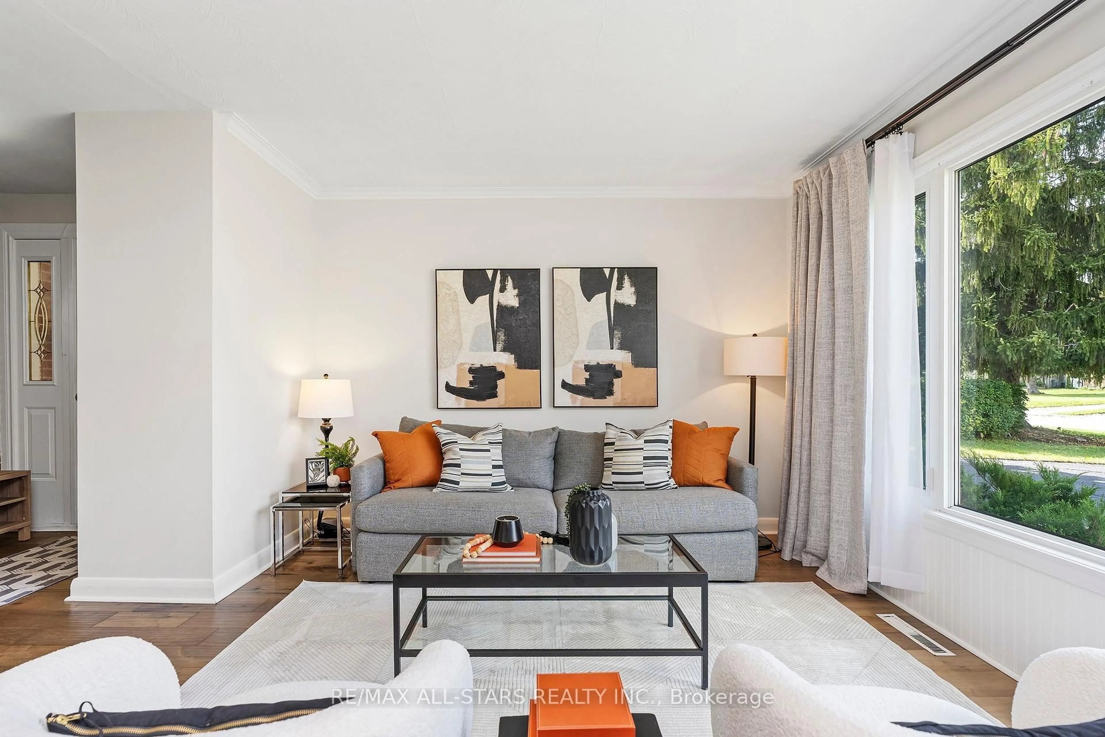 Living room with furniture, unknown for 11 Penzance Dr, Toronto Ontario M1K 4Z4