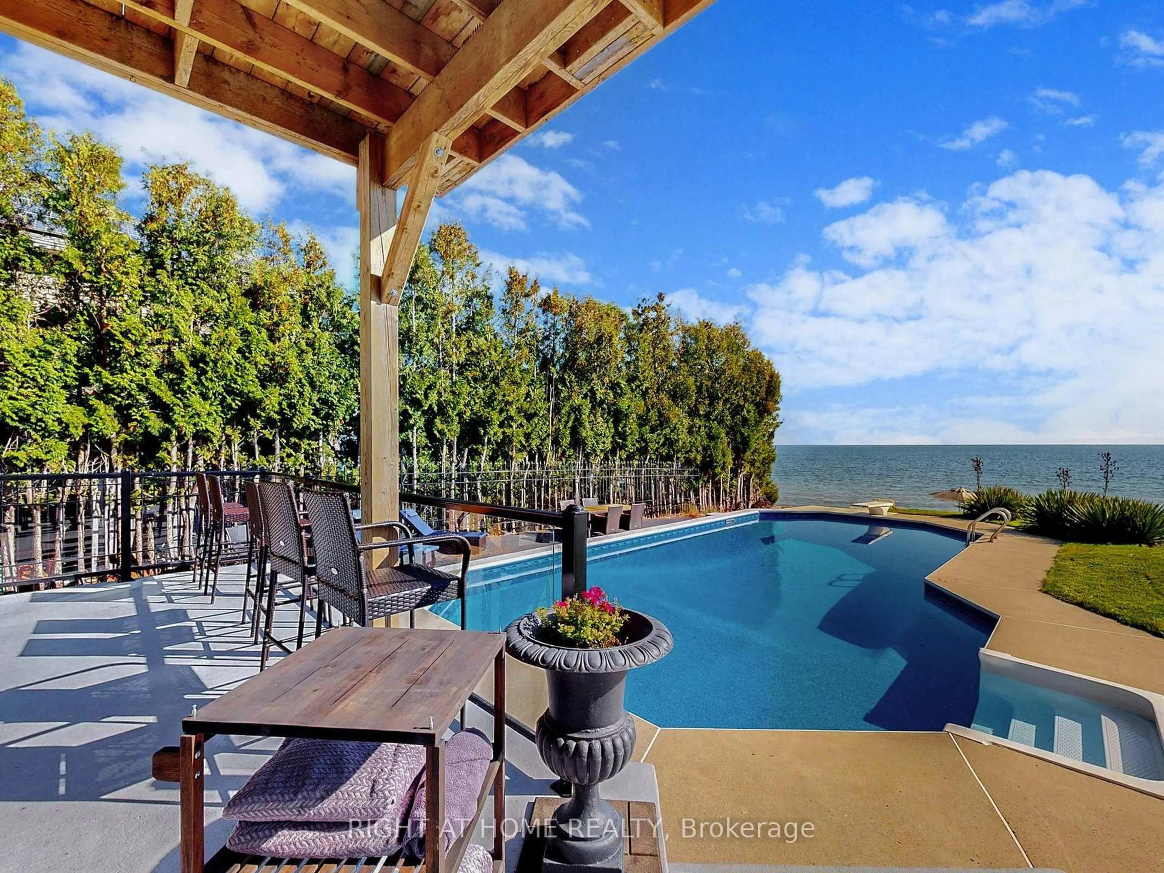 Patio, water/lake/river/ocean view for 26 Ontoro Blvd, Ajax Ontario L1Z 1X6
