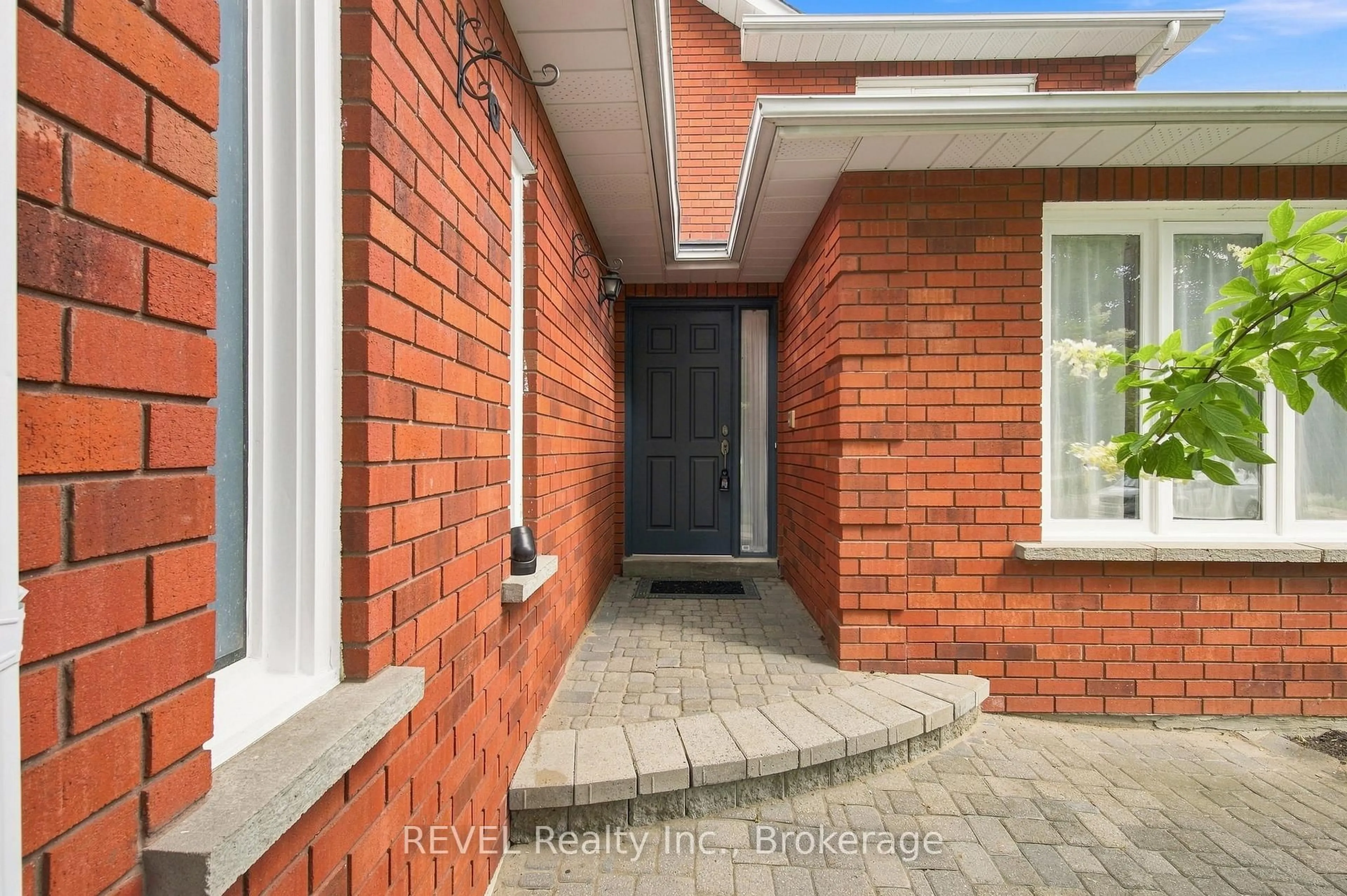 Home with brick exterior material, street for 28 Falstaff Cres, Whitby Ontario L1R 1W3