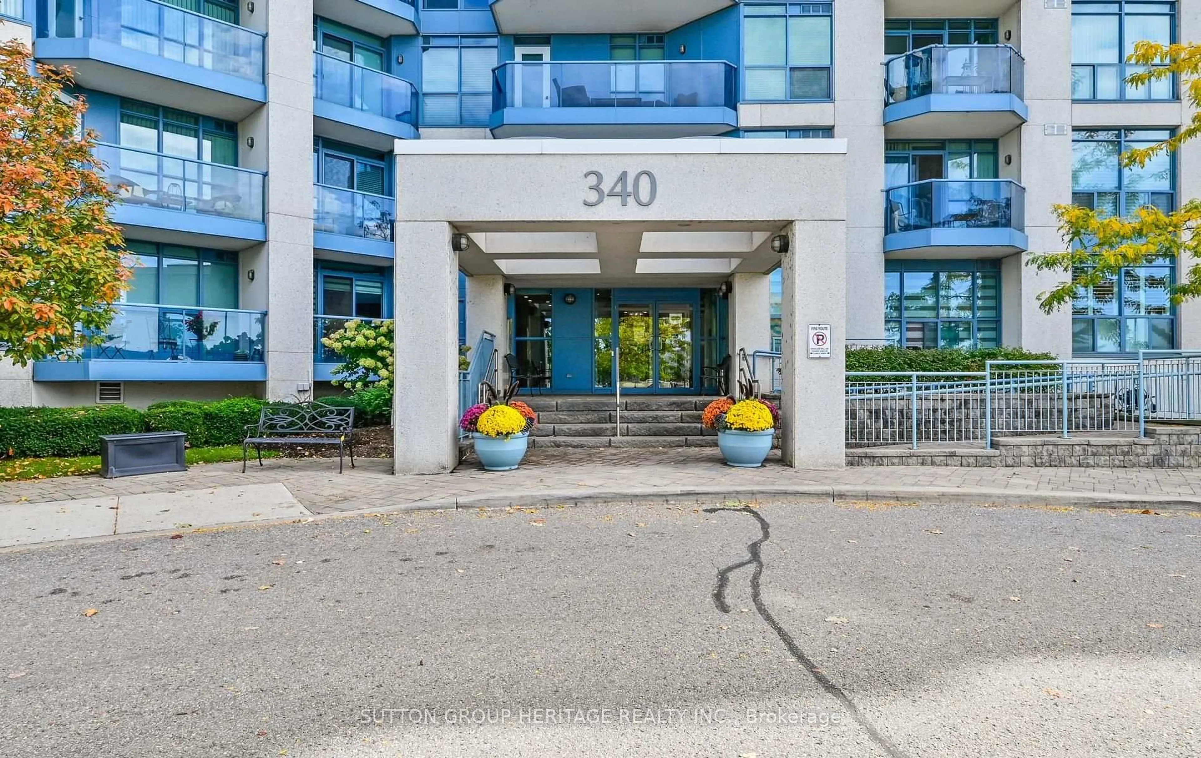 Indoor foyer for 340 Watson St #902, Whitby Ontario L1N 9G1