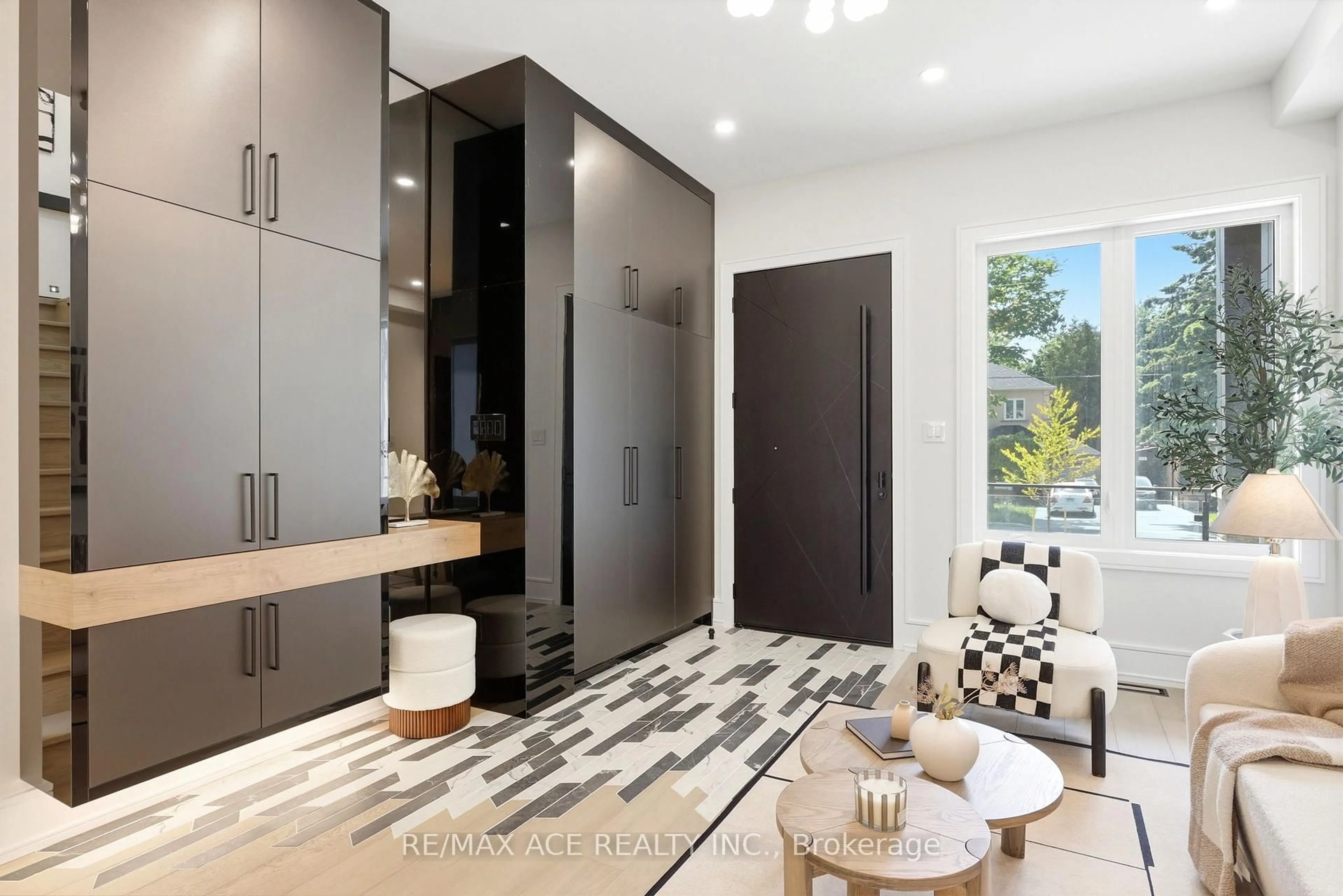 Contemporary bathroom, ceramic/tile floor for 61 Harewood Ave, Toronto Ontario M1M 2R4