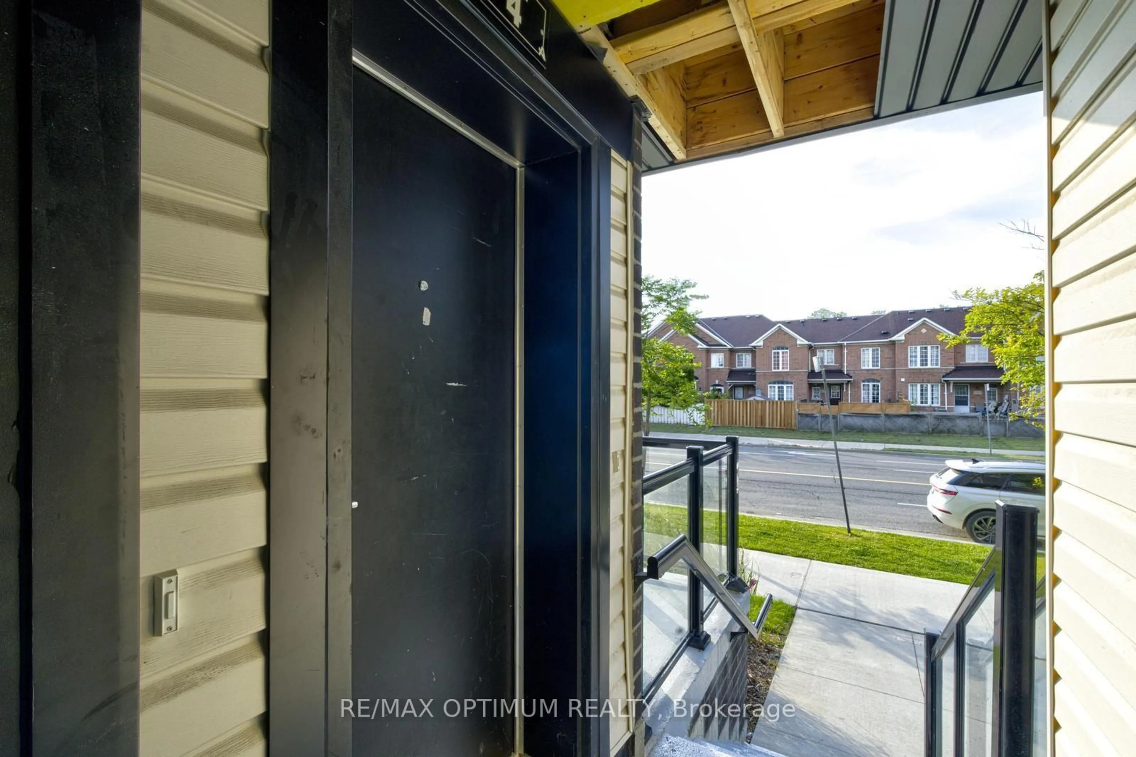 Indoor entryway for 235 Mclevin Ave #4, Toronto Ontario M1B 0E8