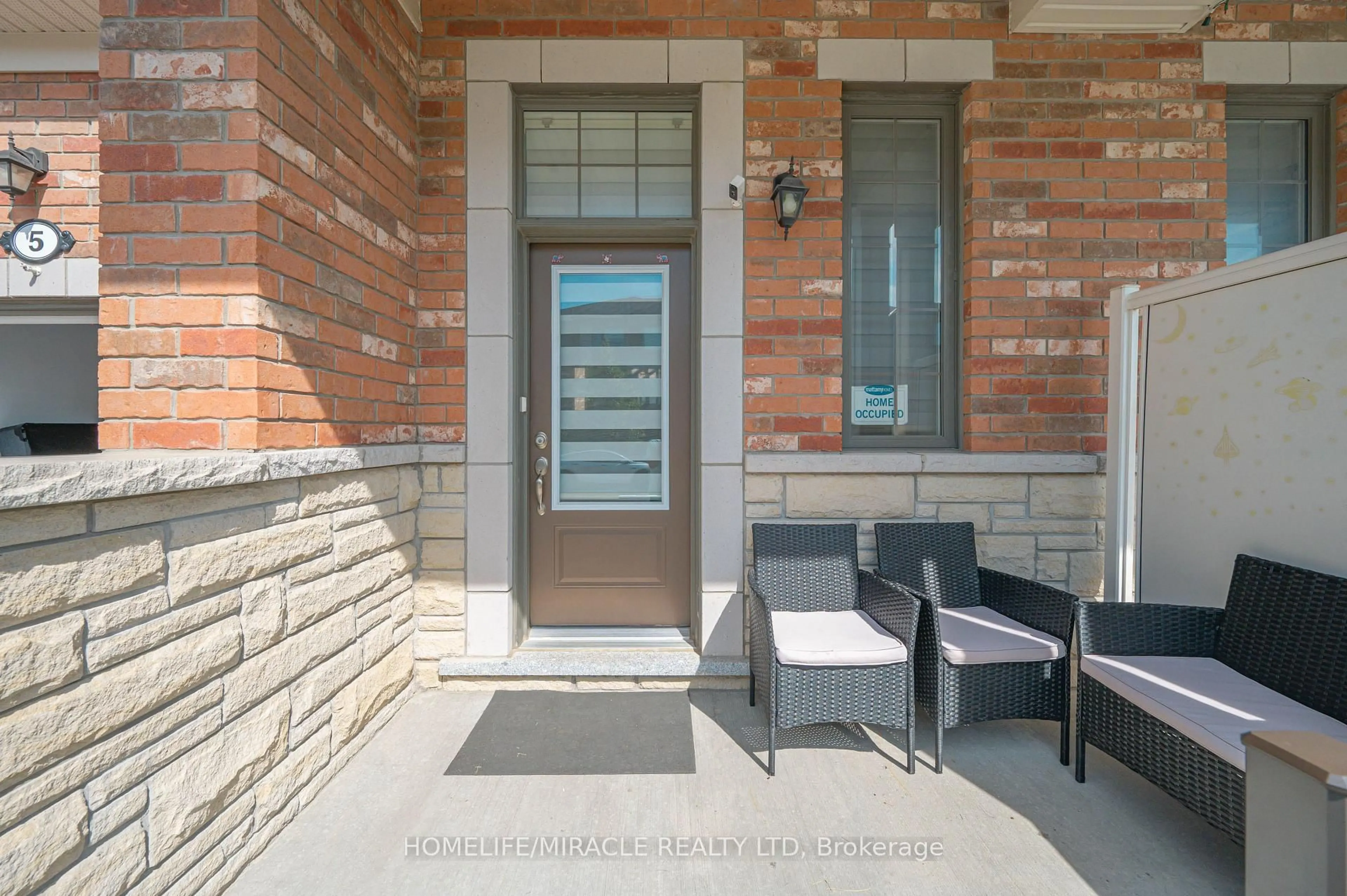 Unknown for 5 Sedgemoor St, Whitby Ontario L1P 0M3