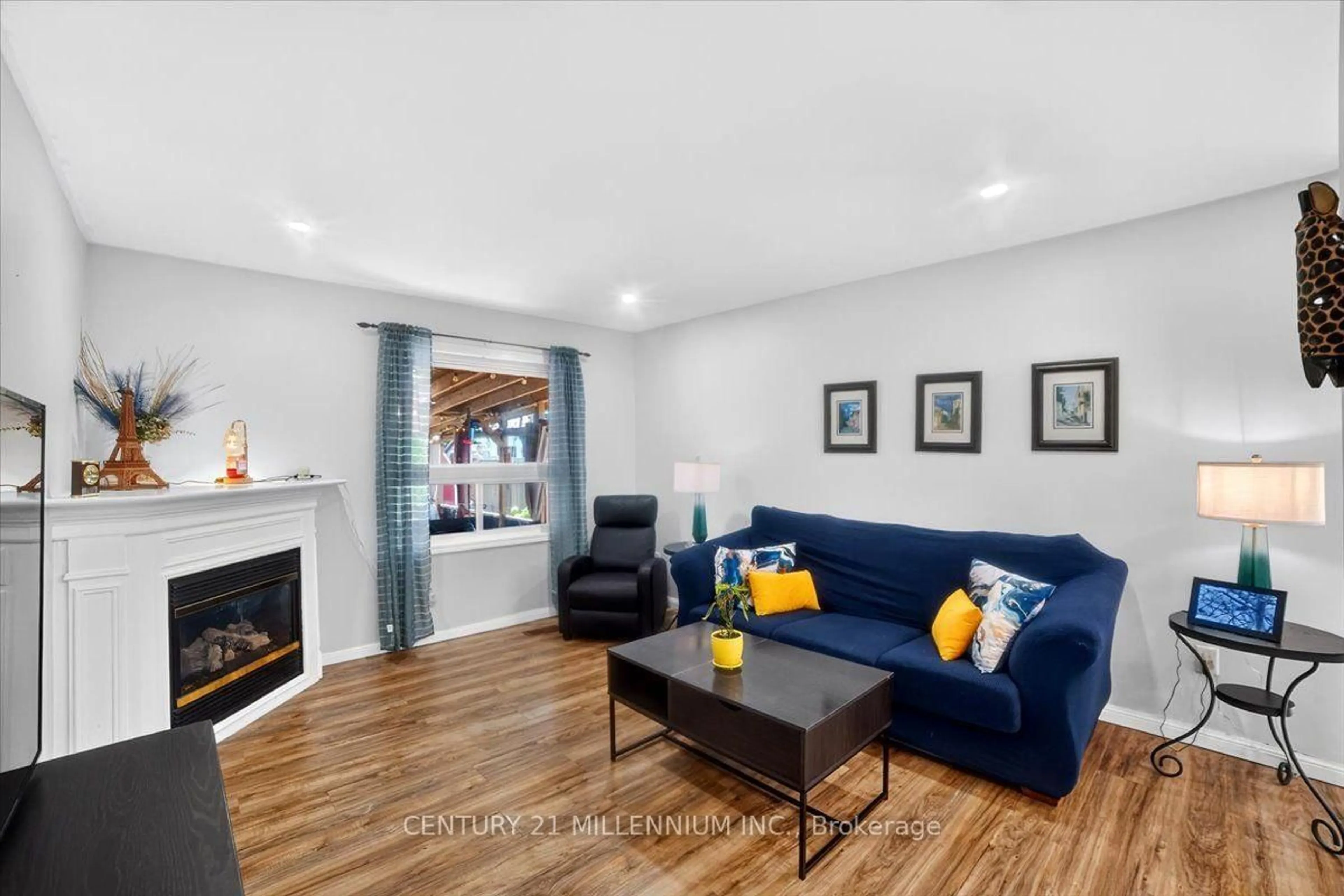 Living room with furniture, unknown for 23 Eldad Dr, Clarington Ontario L1C 5L1