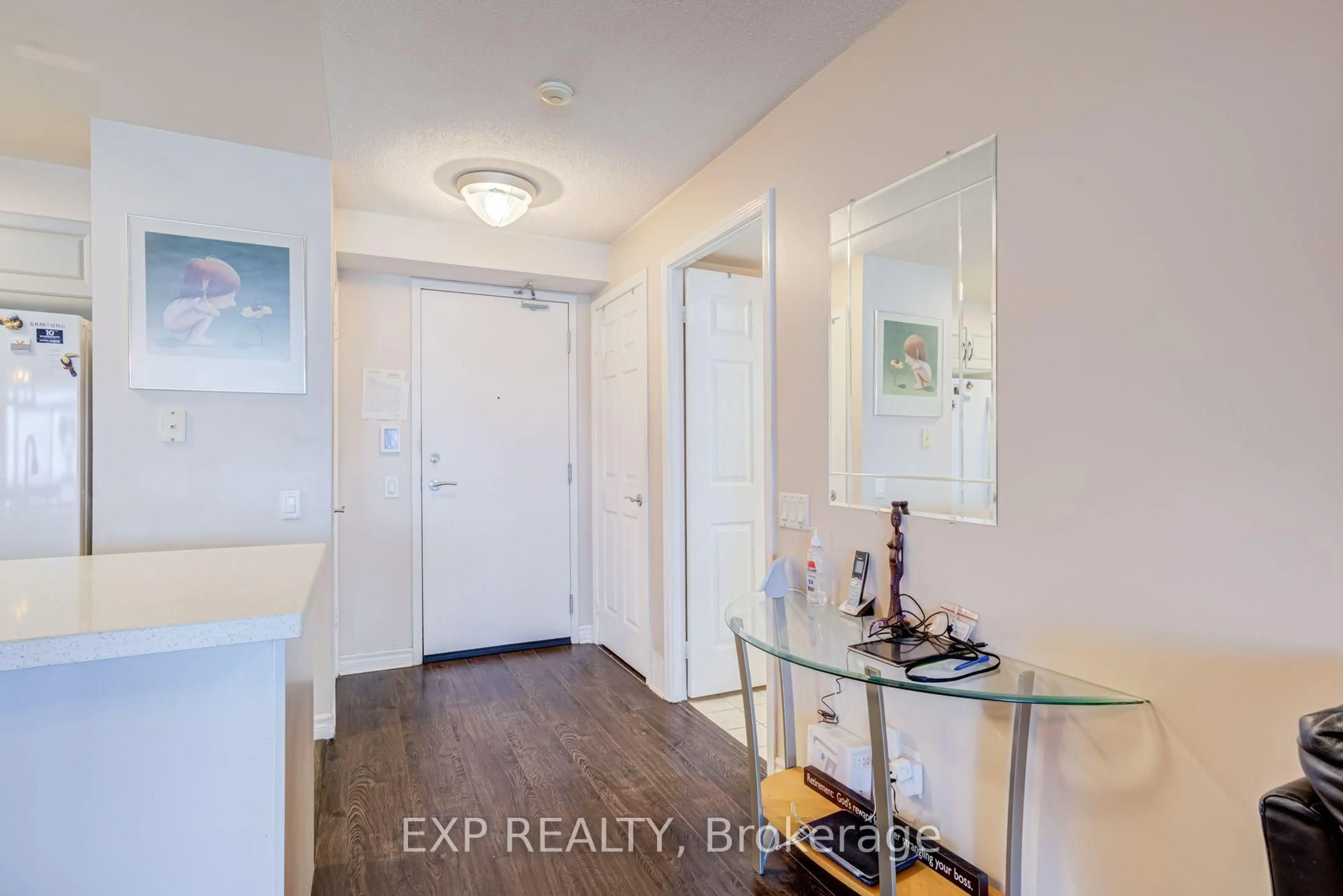 Indoor entryway for 8 Mondeo Dr #1409, Toronto Ontario M1P 5C7