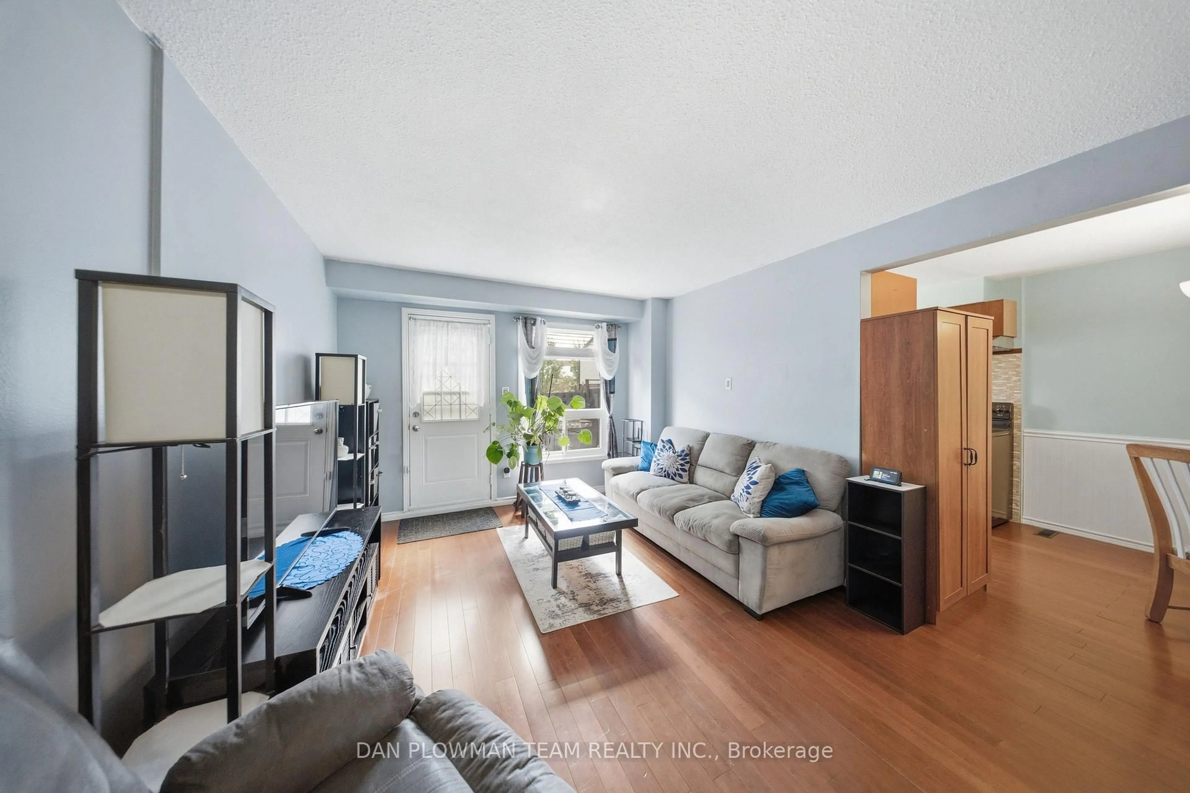 Living room with furniture, unknown for 960 Glen St #108, Oshawa Ontario L1J 6E8